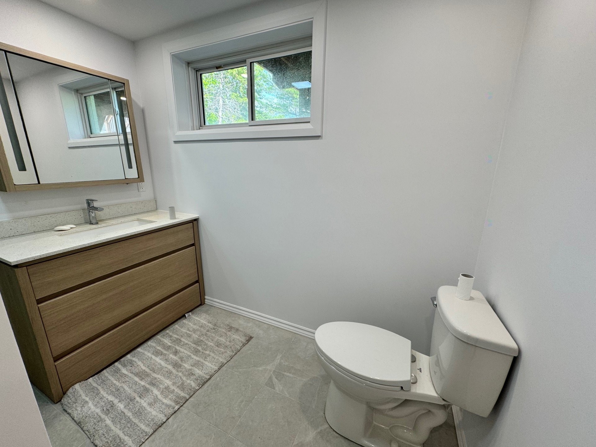 









1844


Ch. Lakeshore

,
Clarenceville,




QC
J0J1B0

