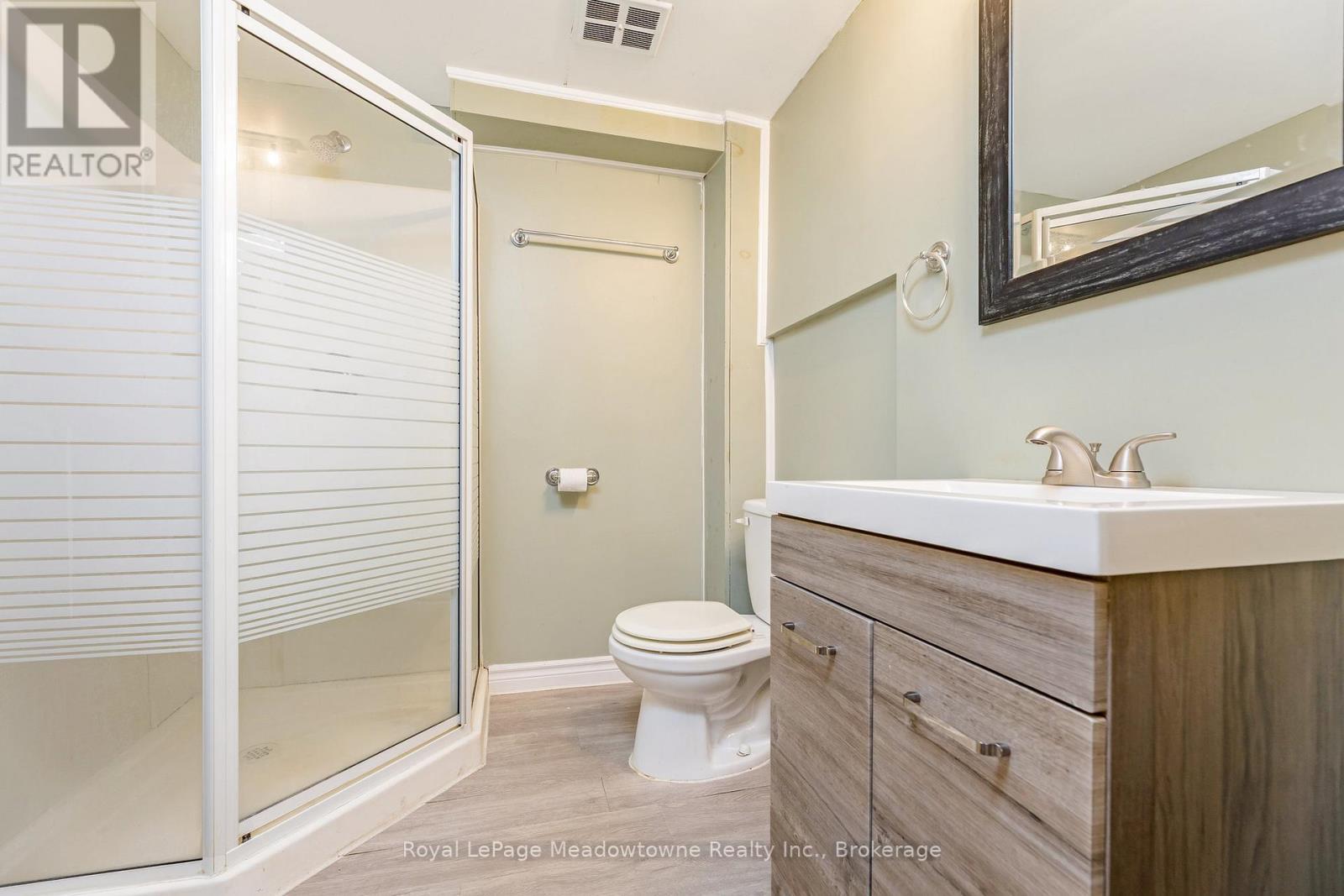 












30 CLUTHE CRESCENT

,
Kitchener,




Ontario
N2P1M8

