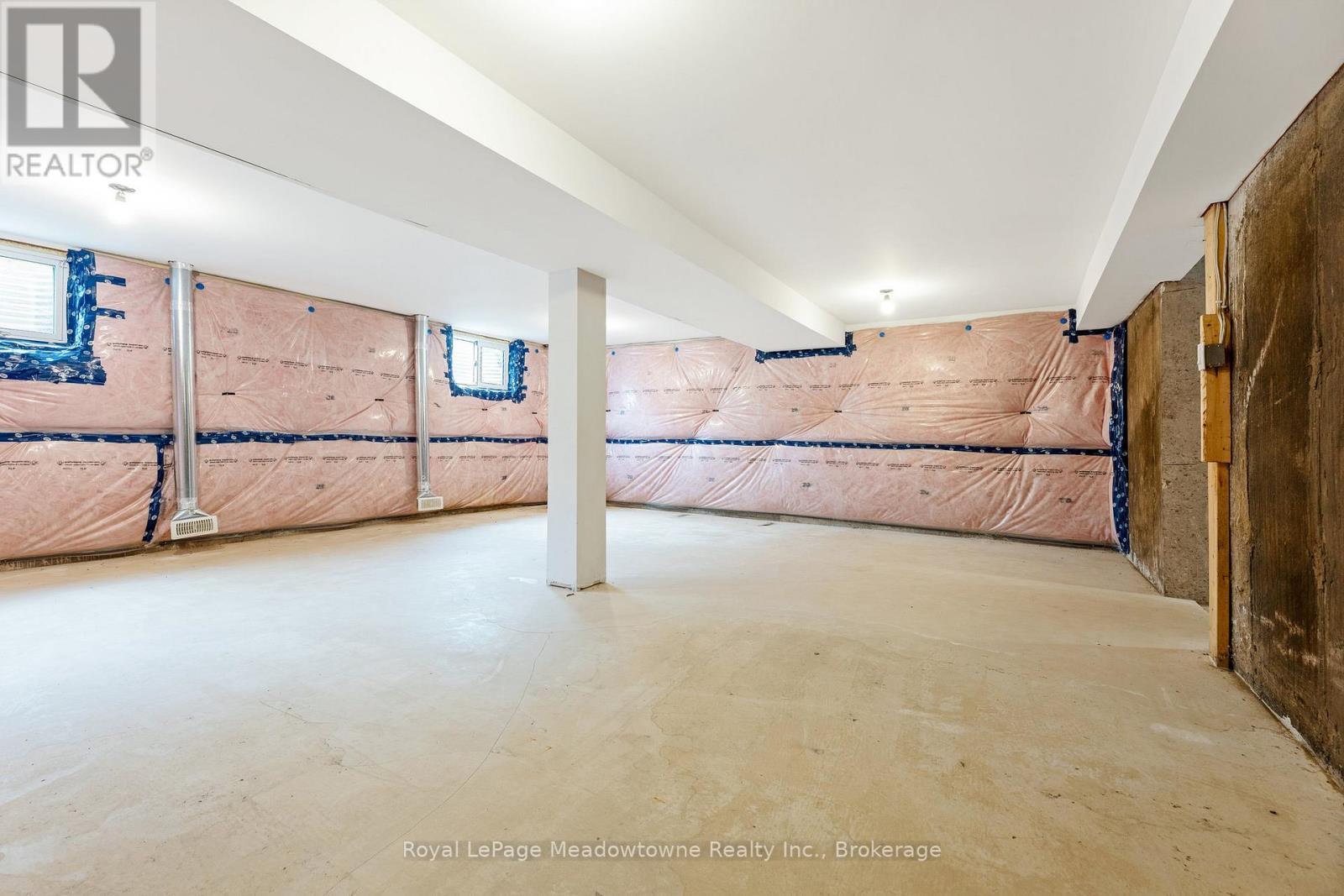 












30 CLUTHE CRESCENT

,
Kitchener,




Ontario
N2P1M8

