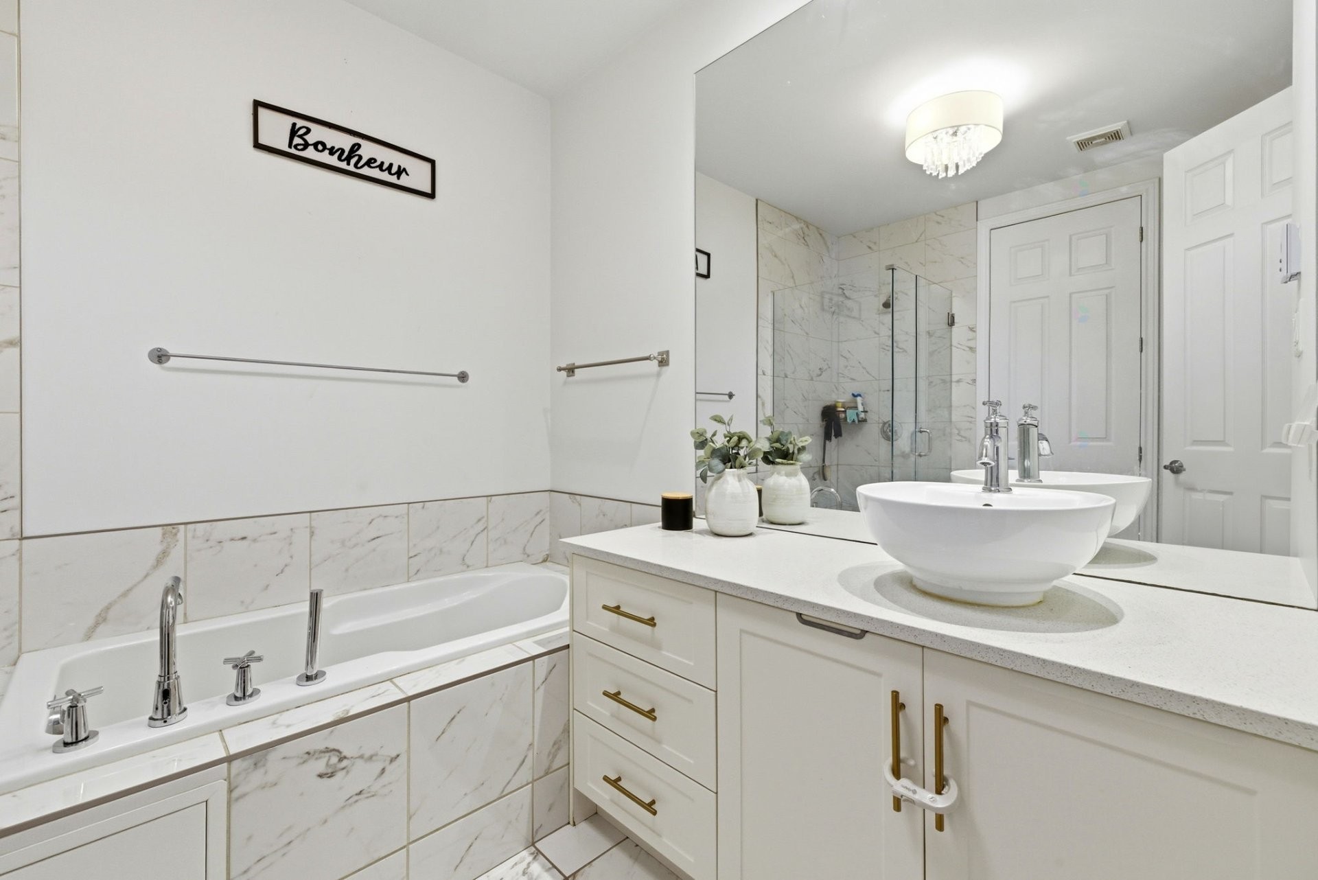 









23


Rue du Luxembourg

, A,
Gatineau (Aylmer),




QC
J9J0W5

