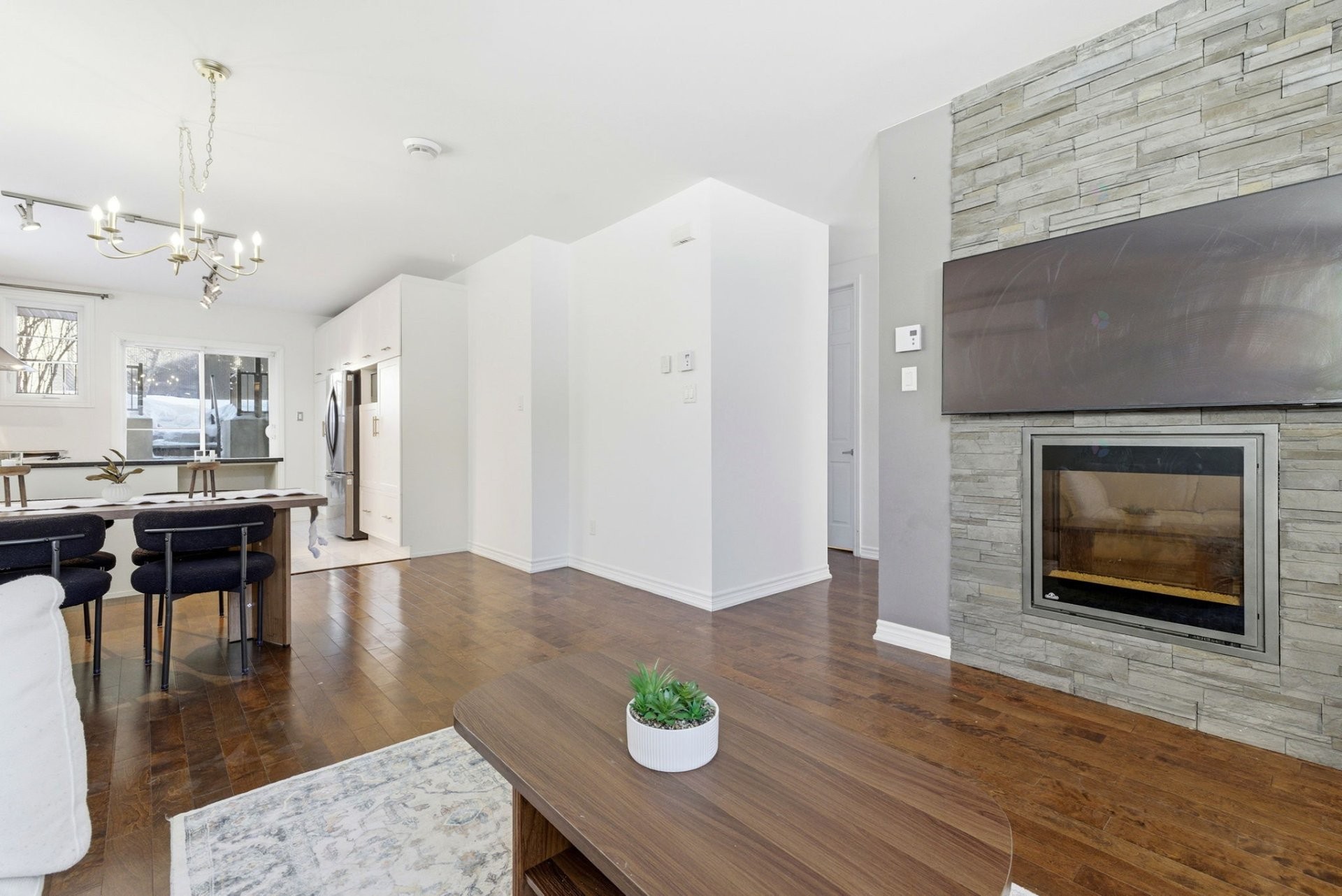 









23


Rue du Luxembourg

, A,
Gatineau (Aylmer),




QC
J9J0W5

