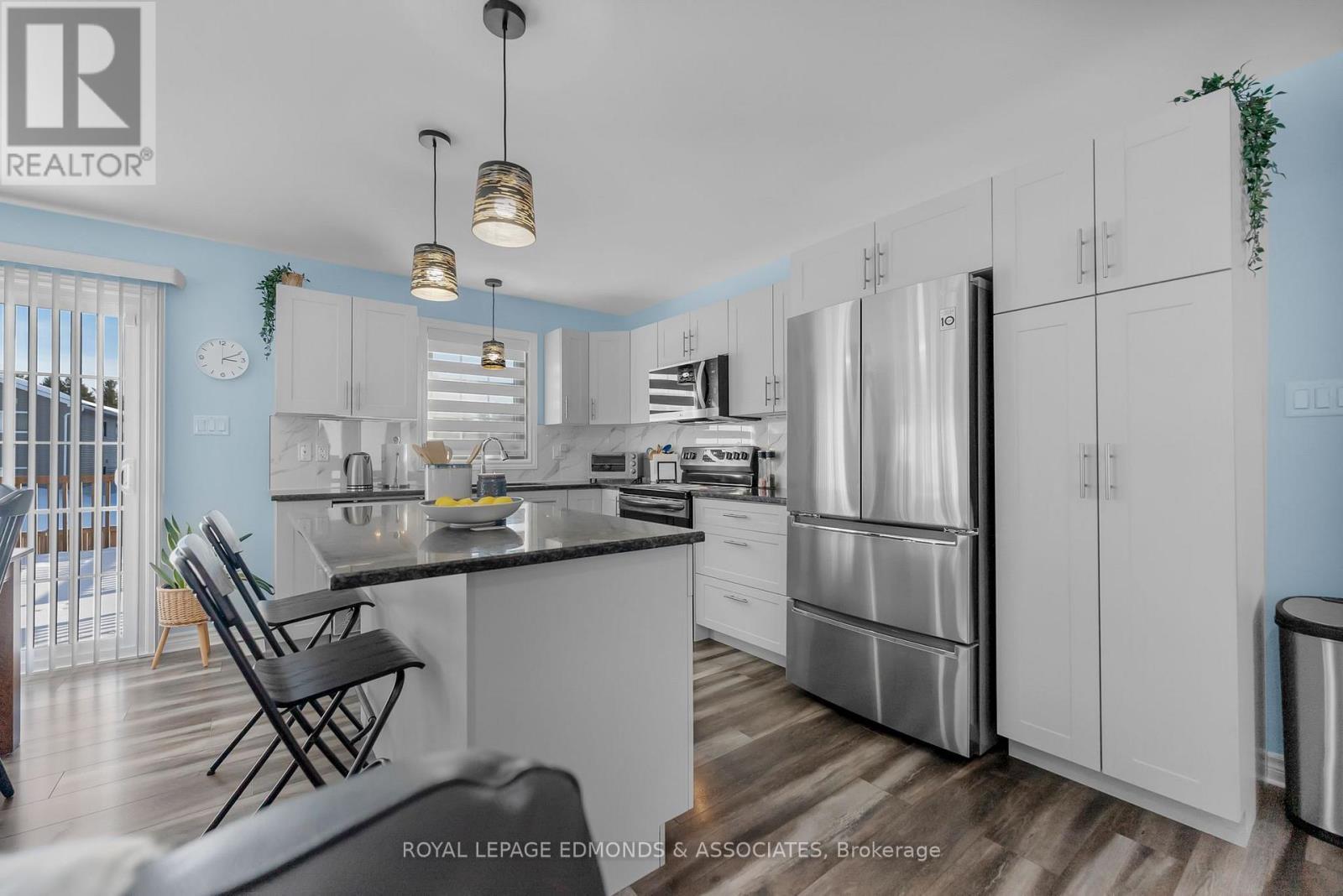 












11 TERRANCE DRIVE

,
Petawawa,




Ontario
K8H0G3

