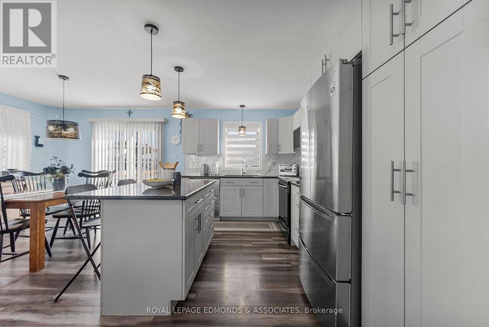 












11 TERRANCE DRIVE

,
Petawawa,




Ontario
K8H0G3

