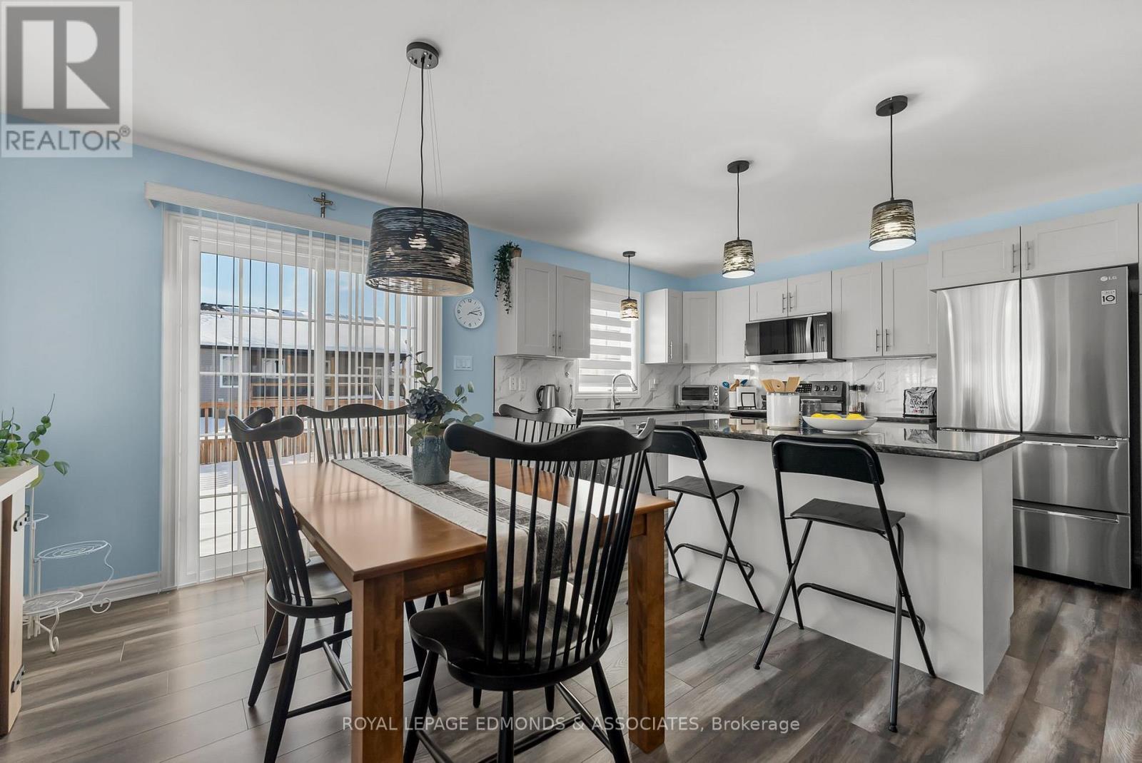 












11 TERRANCE DRIVE

,
Petawawa,




Ontario
K8H0G3

