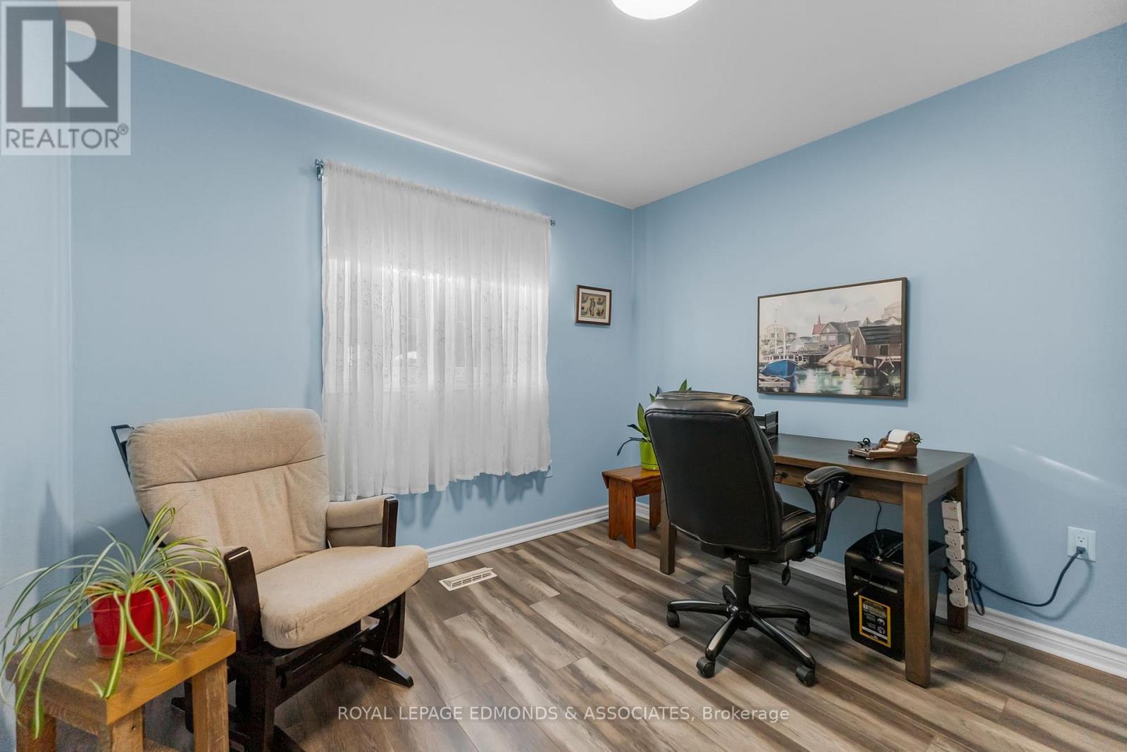 












11 TERRANCE DRIVE

,
Petawawa,




Ontario
K8H0G3

