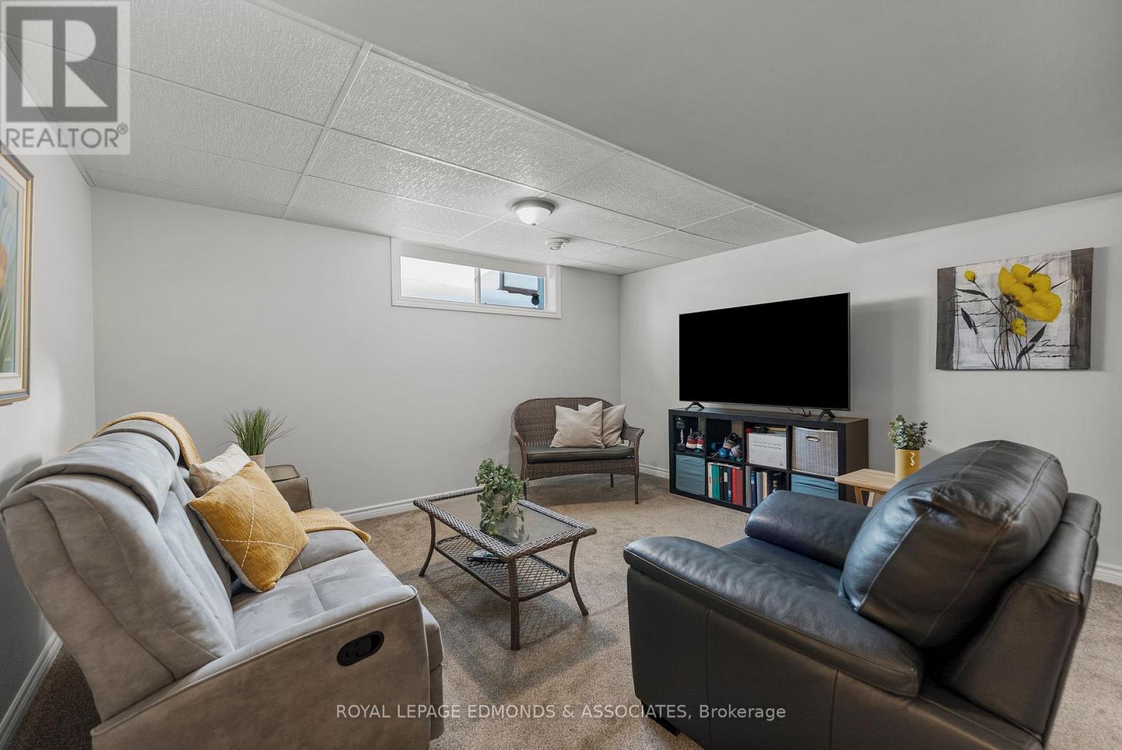 












11 TERRANCE DRIVE

,
Petawawa,




Ontario
K8H0G3

