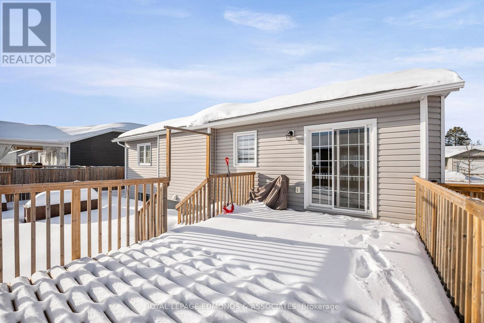 












11 TERRANCE DRIVE

,
Petawawa,




Ontario
K8H0G3

