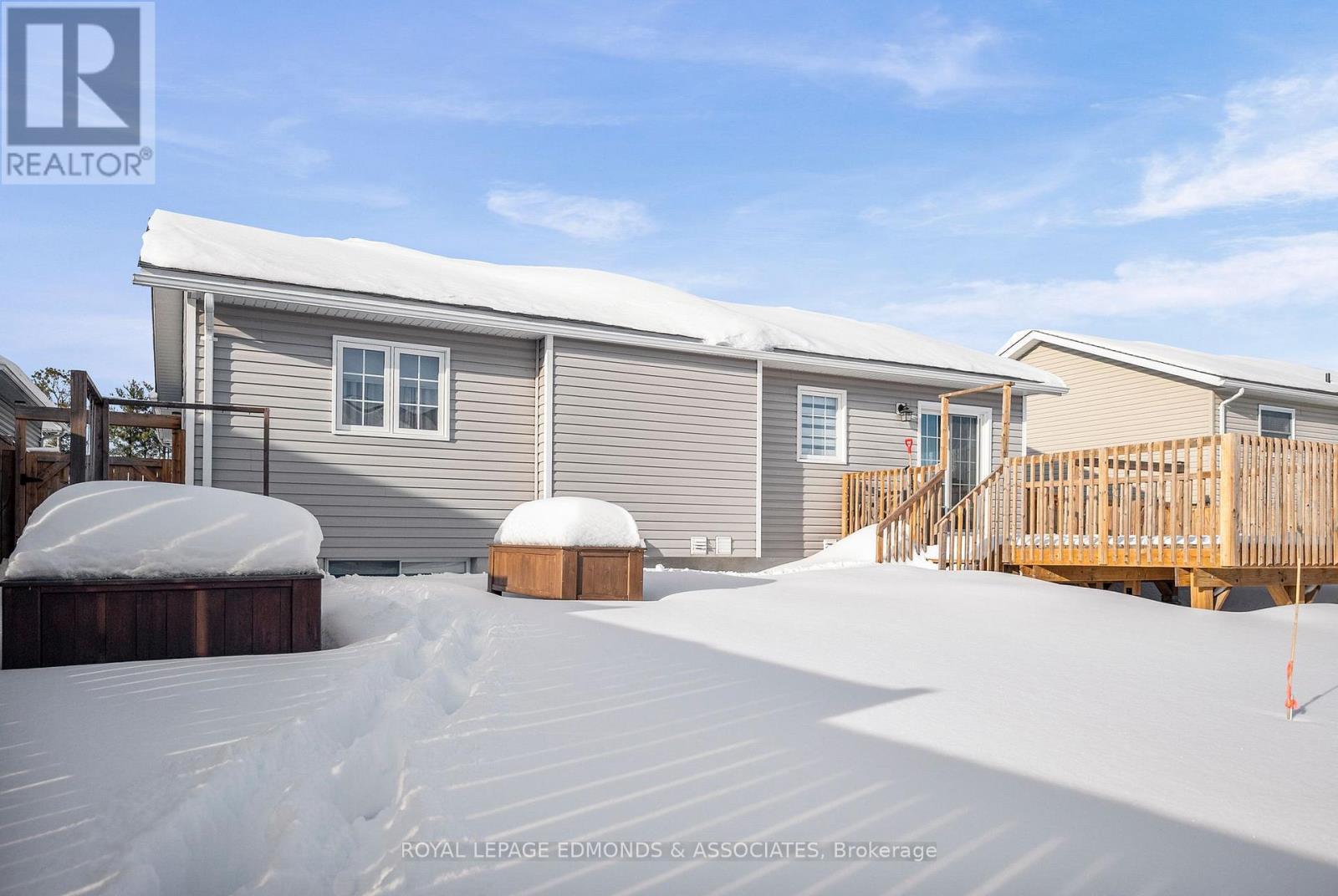 












11 TERRANCE DRIVE

,
Petawawa,




Ontario
K8H0G3

