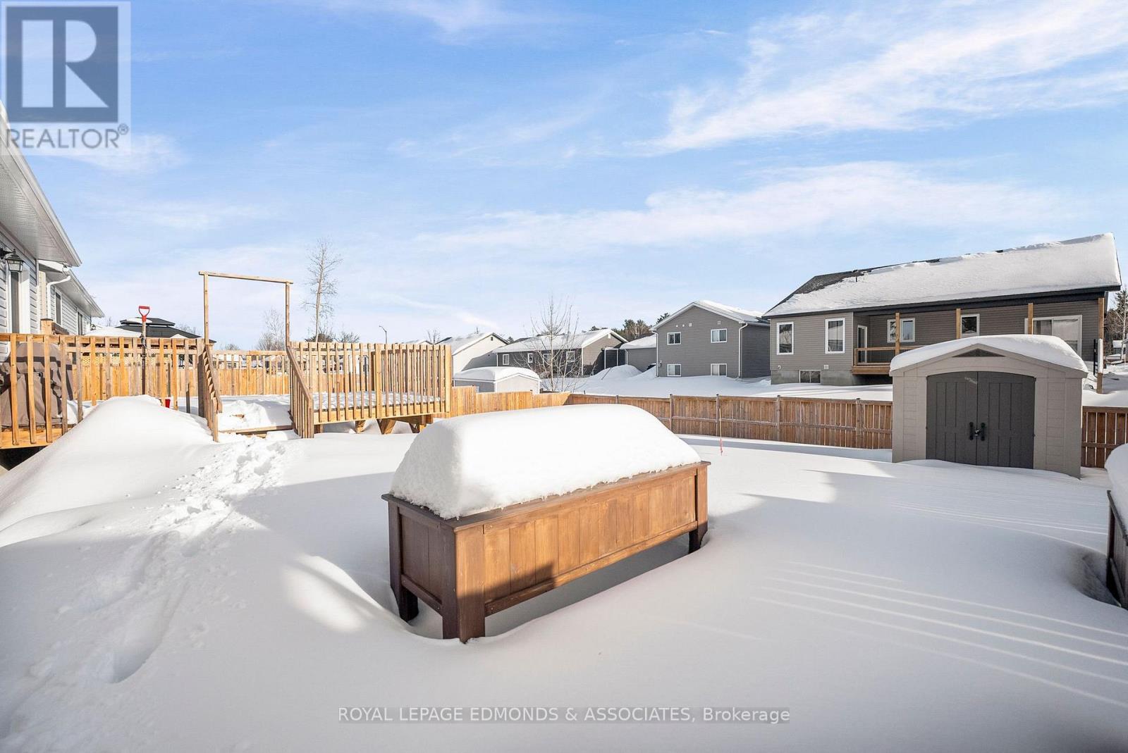 












11 TERRANCE DRIVE

,
Petawawa,




Ontario
K8H0G3

