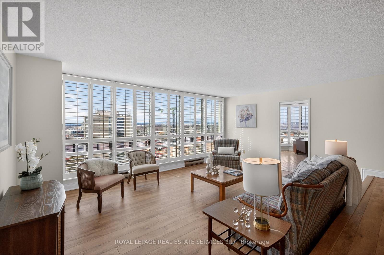 












1601 - 2180 MARINE DRIVE

,
Oakville,




Ontario
L6L5V2

