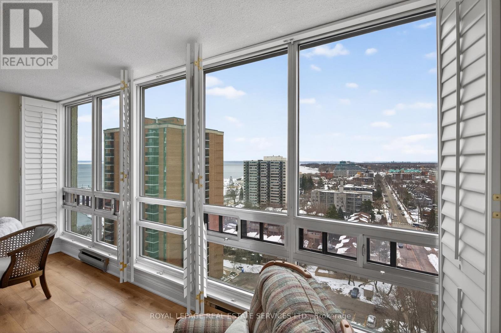 












1601 - 2180 MARINE DRIVE

,
Oakville,




Ontario
L6L5V2

