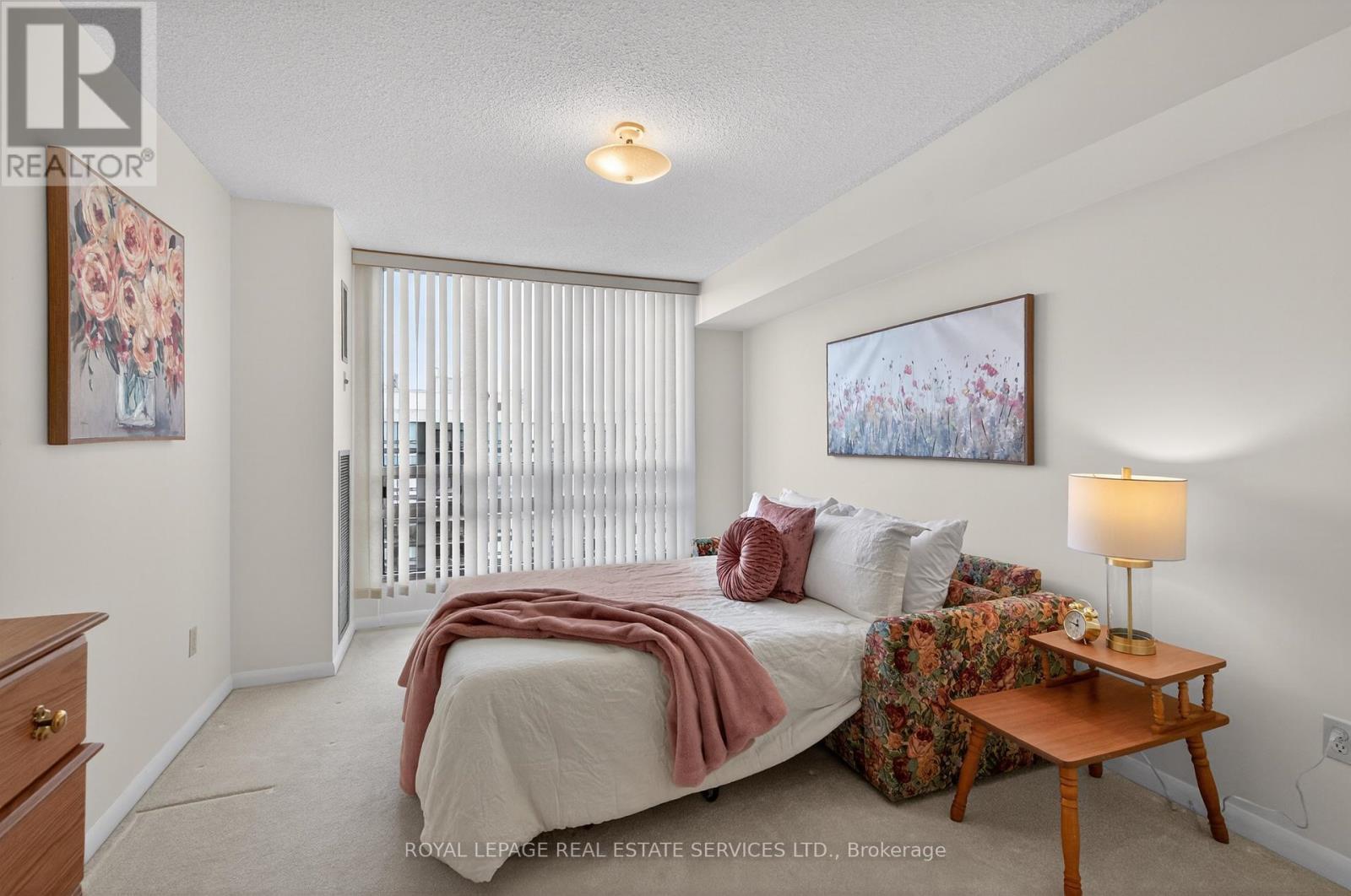 












1601 - 2180 MARINE DRIVE

,
Oakville,




Ontario
L6L5V2

