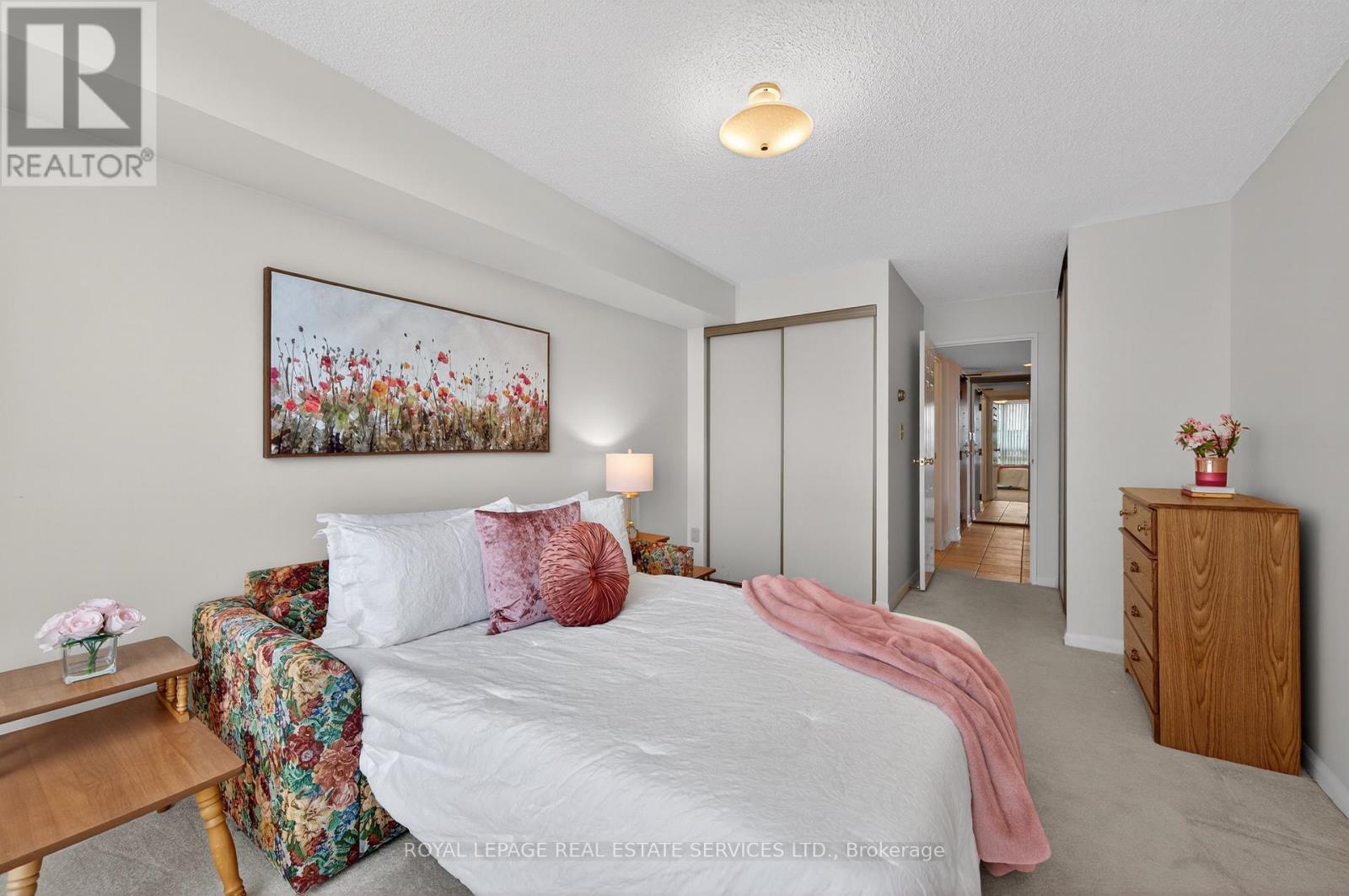 












1601 - 2180 MARINE DRIVE

,
Oakville,




Ontario
L6L5V2

