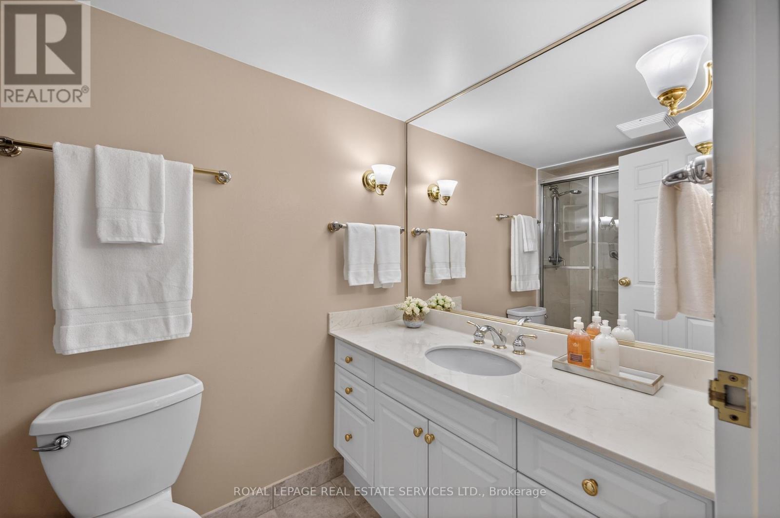 












1601 - 2180 MARINE DRIVE

,
Oakville,




Ontario
L6L5V2

