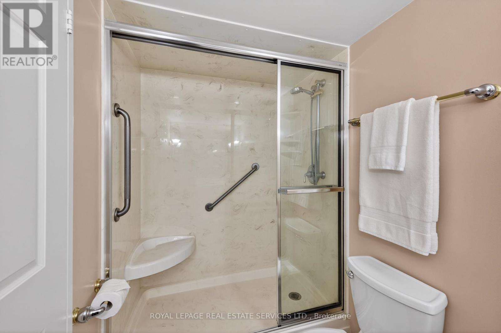 












1601 - 2180 MARINE DRIVE

,
Oakville,




Ontario
L6L5V2

