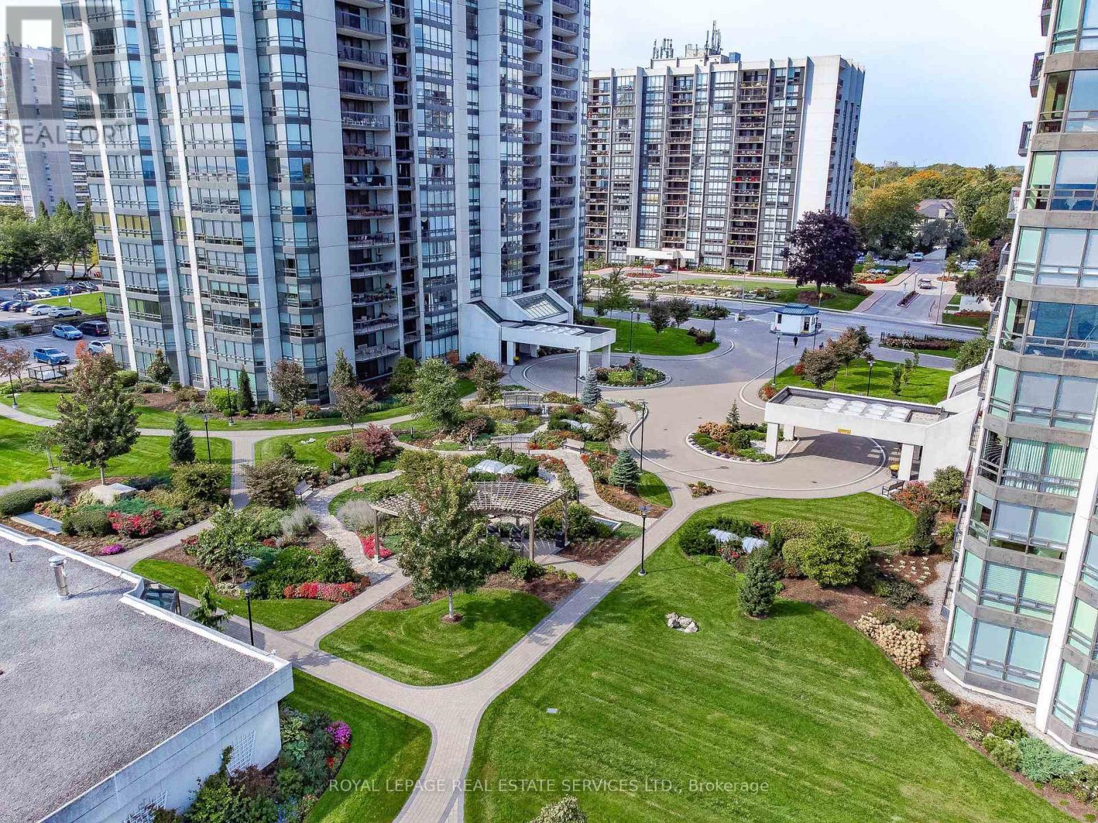












1601 - 2180 MARINE DRIVE

,
Oakville,




Ontario
L6L5V2

