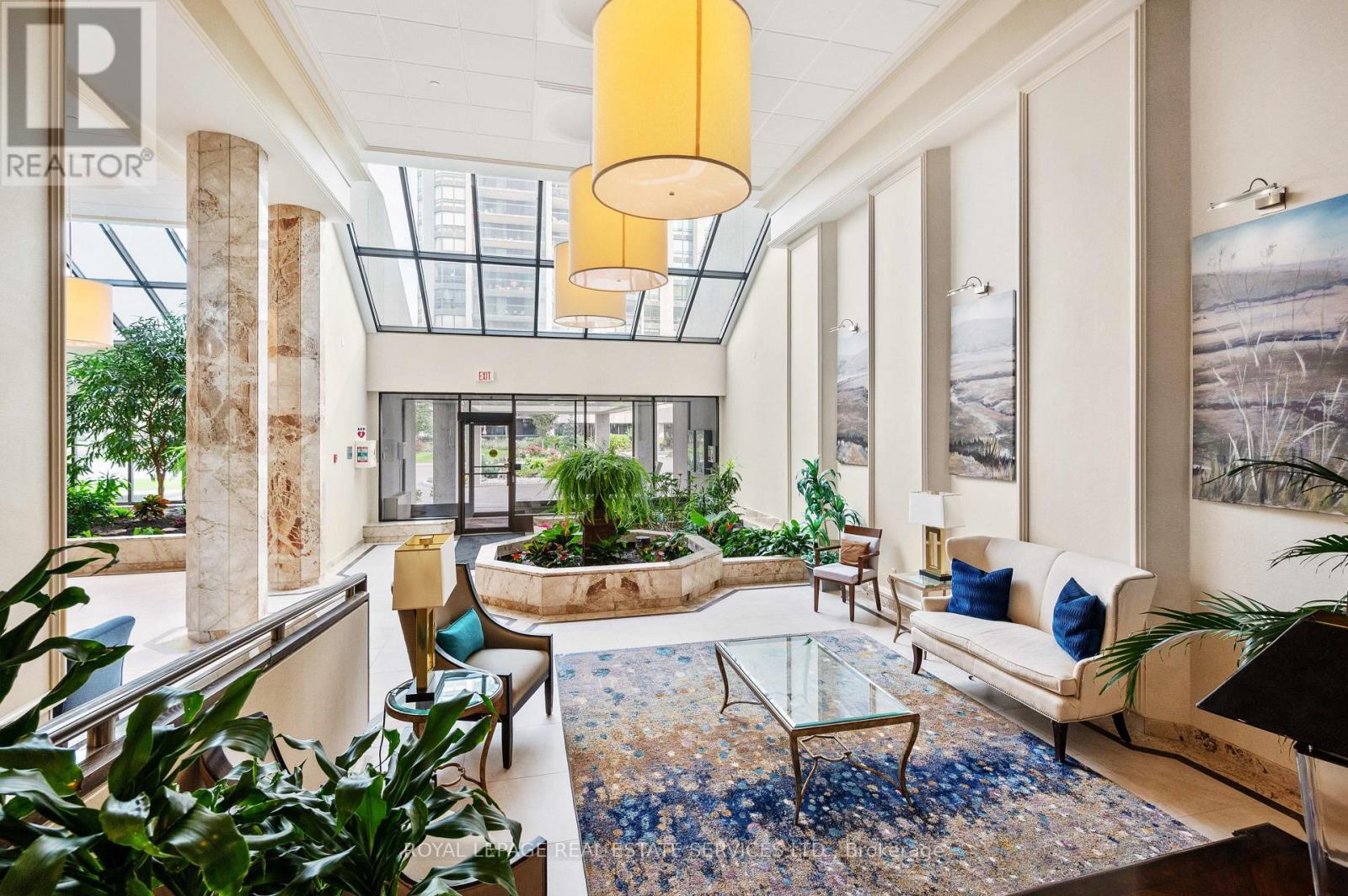 












1601 - 2180 MARINE DRIVE

,
Oakville,




Ontario
L6L5V2

