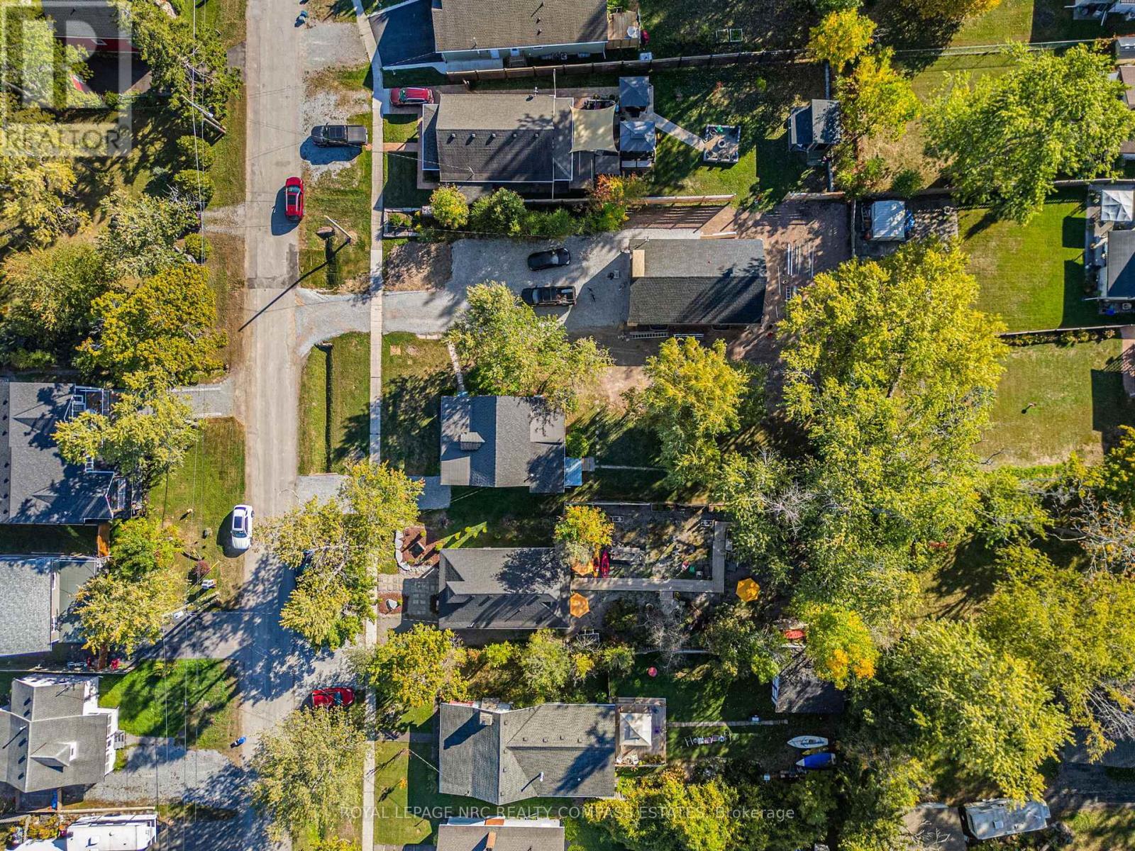 












317 BEACHVIEW AVENUE

,
Fort Erie (Crescent Park),




Ontario
L2A4L8

