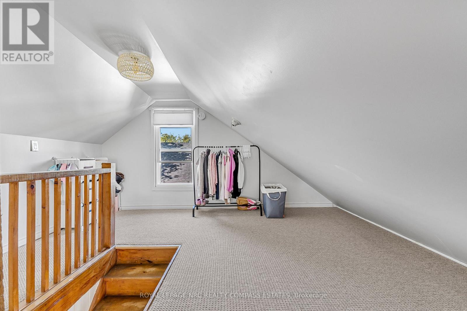 












317 BEACHVIEW AVENUE

,
Fort Erie (Crescent Park),




Ontario
L2A4L8

