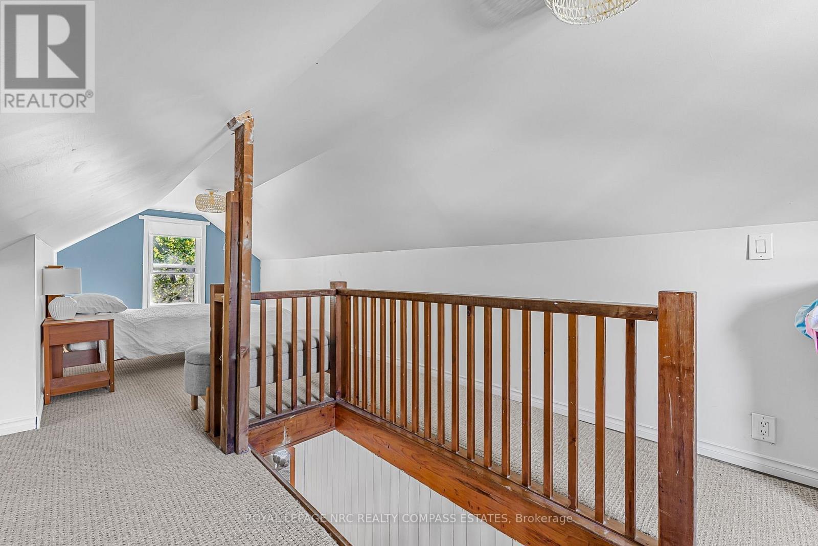 












317 BEACHVIEW AVENUE

,
Fort Erie (Crescent Park),




Ontario
L2A4L8

