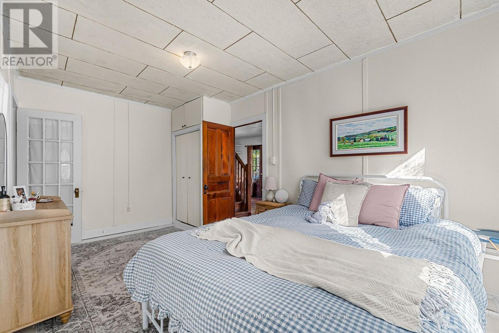 












317 BEACHVIEW AVENUE

,
Fort Erie (Crescent Park),




Ontario
L2A4L8

