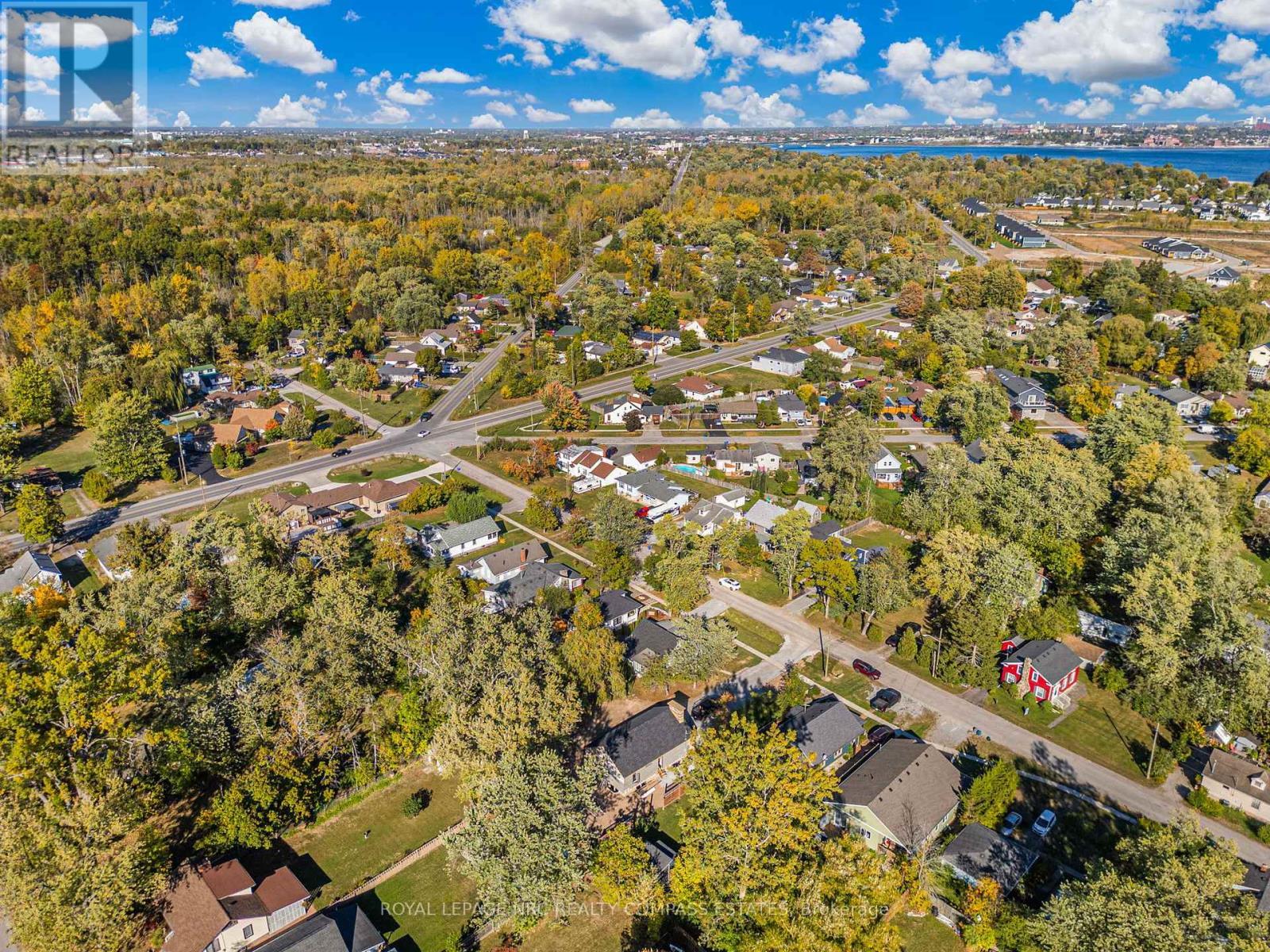 












317 BEACHVIEW AVENUE

,
Fort Erie (Crescent Park),




Ontario
L2A4L8

