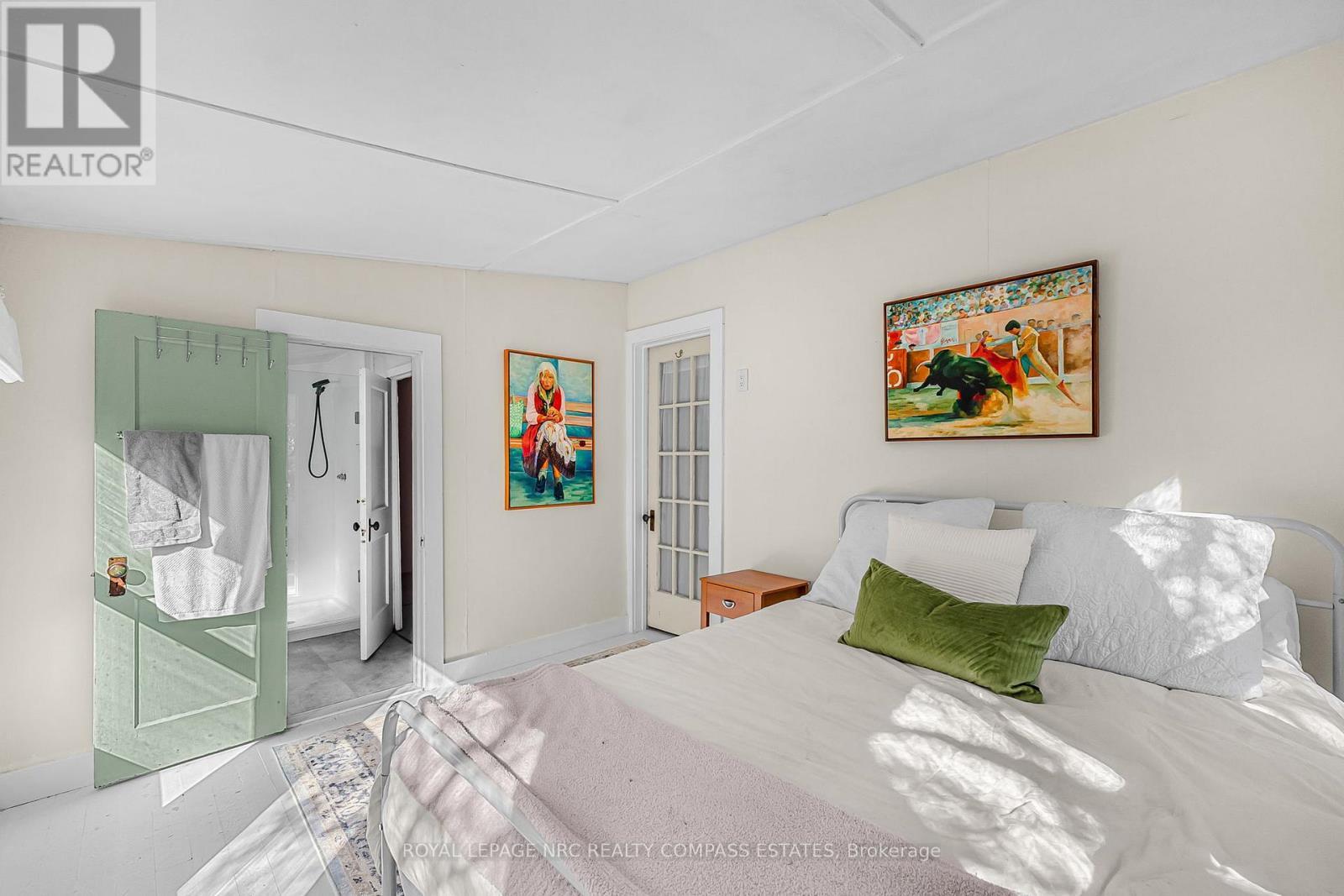 












317 BEACHVIEW AVENUE

,
Fort Erie (Crescent Park),




Ontario
L2A4L8

