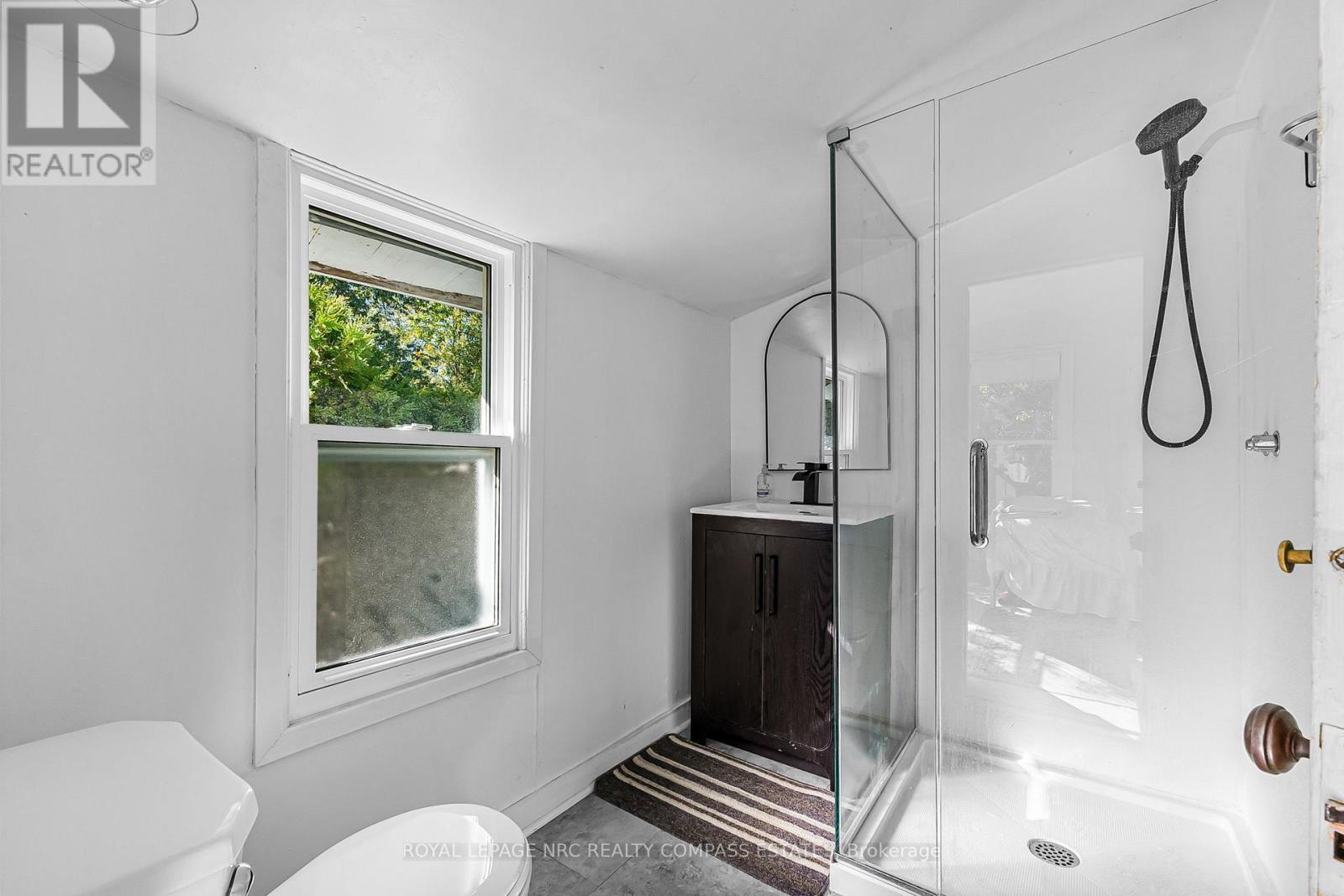 












317 BEACHVIEW AVENUE

,
Fort Erie (Crescent Park),




Ontario
L2A4L8

