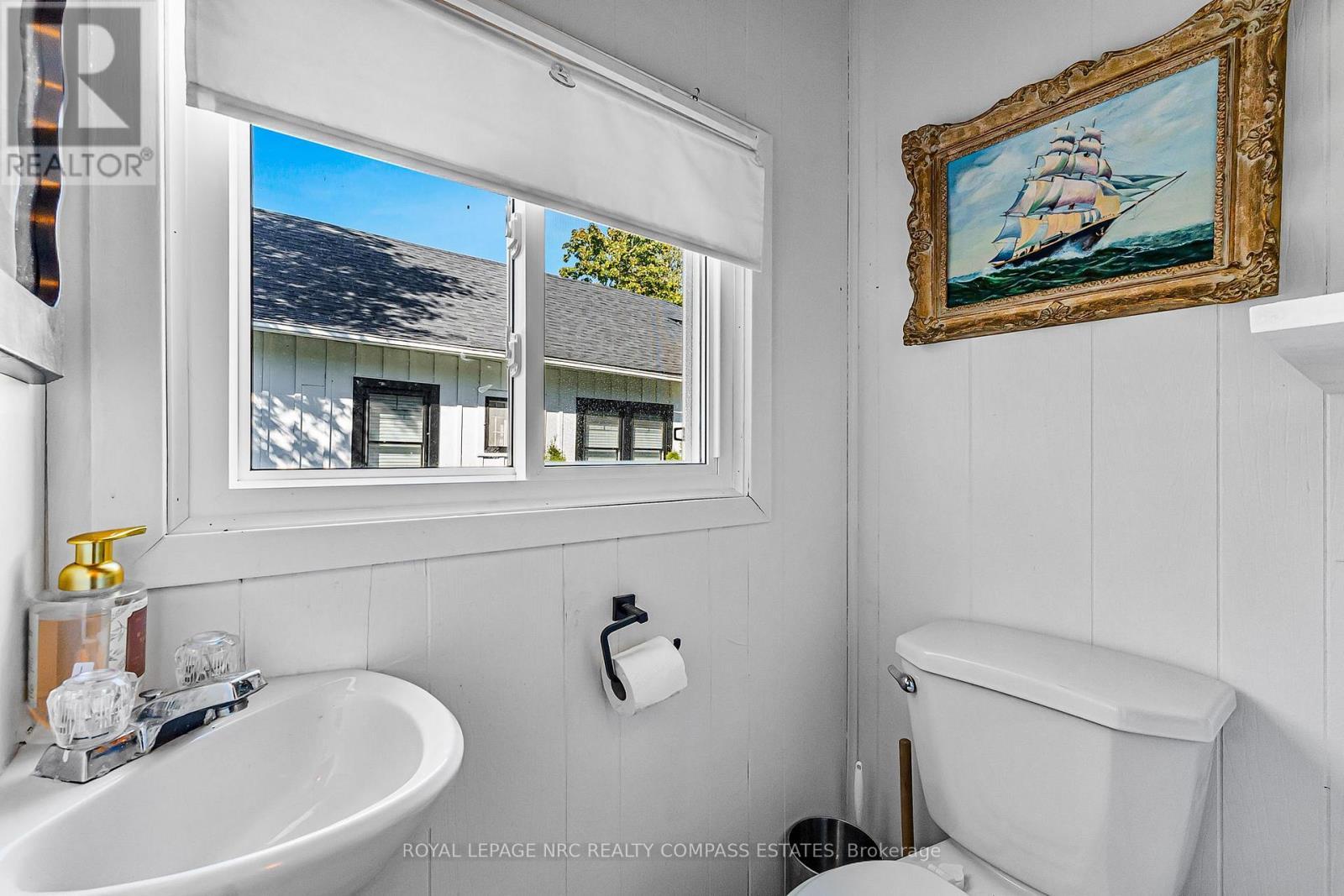 












317 BEACHVIEW AVENUE

,
Fort Erie (Crescent Park),




Ontario
L2A4L8

