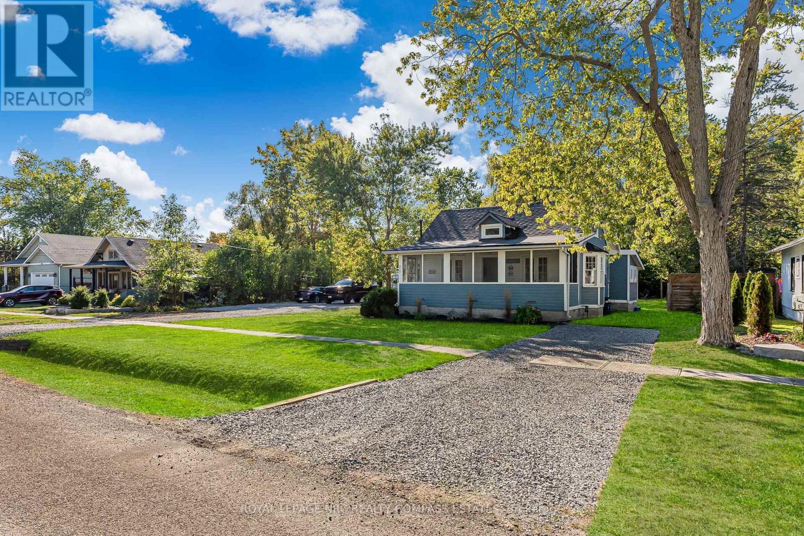 












317 BEACHVIEW AVENUE

,
Fort Erie (Crescent Park),




Ontario
L2A4L8

