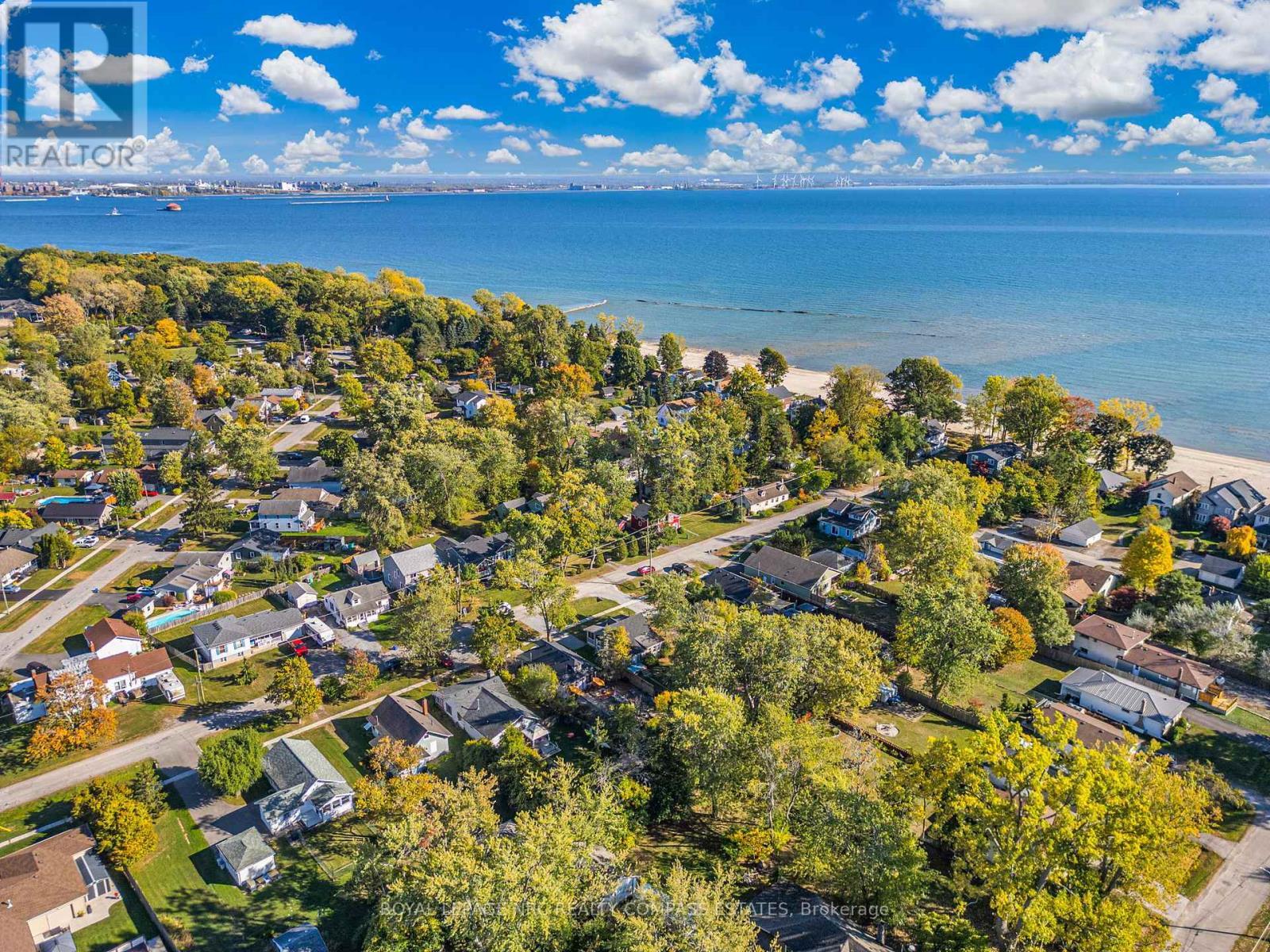 












317 BEACHVIEW AVENUE

,
Fort Erie (Crescent Park),




Ontario
L2A4L8

