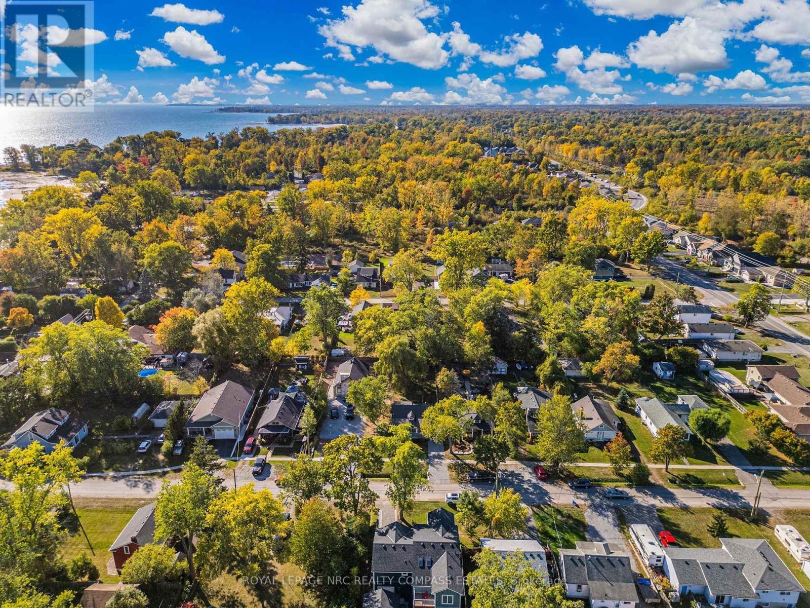 












317 BEACHVIEW AVENUE

,
Fort Erie (Crescent Park),




Ontario
L2A4L8

