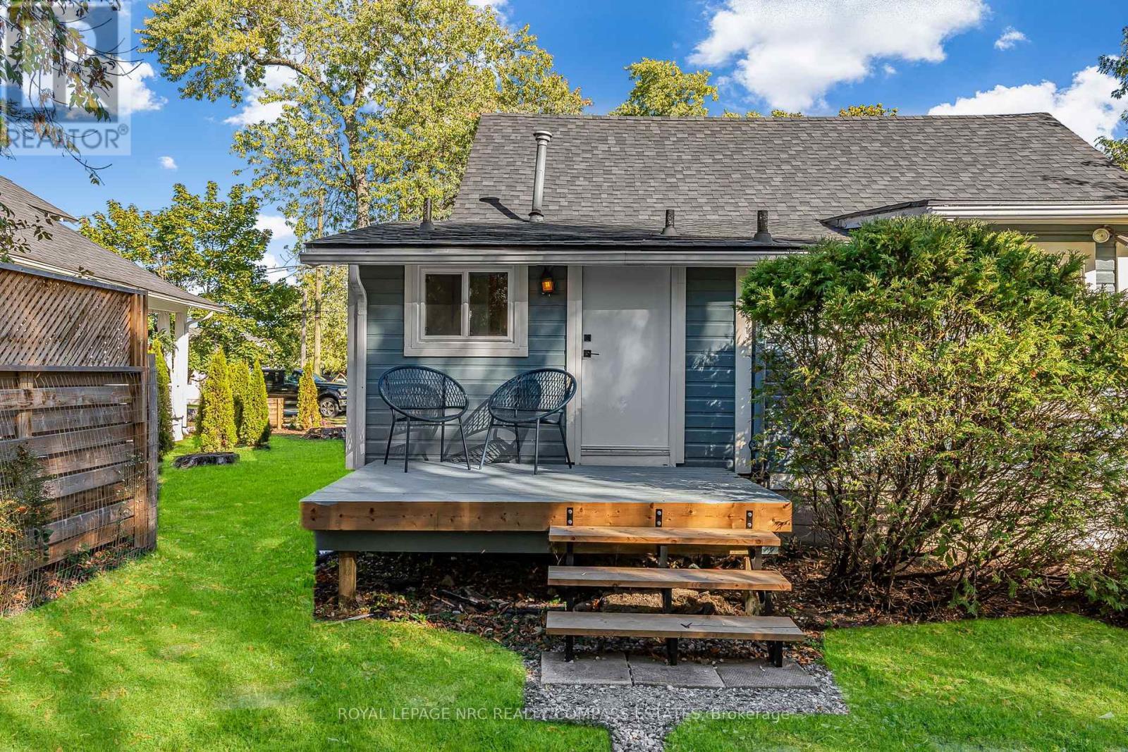 












317 BEACHVIEW AVENUE

,
Fort Erie (Crescent Park),




Ontario
L2A4L8

