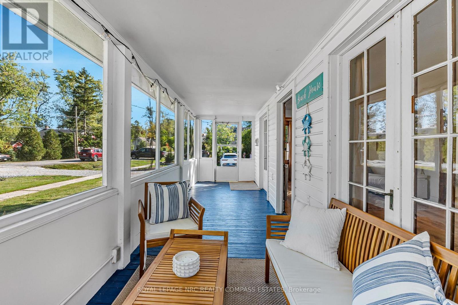 












317 BEACHVIEW AVENUE

,
Fort Erie (Crescent Park),




Ontario
L2A4L8

