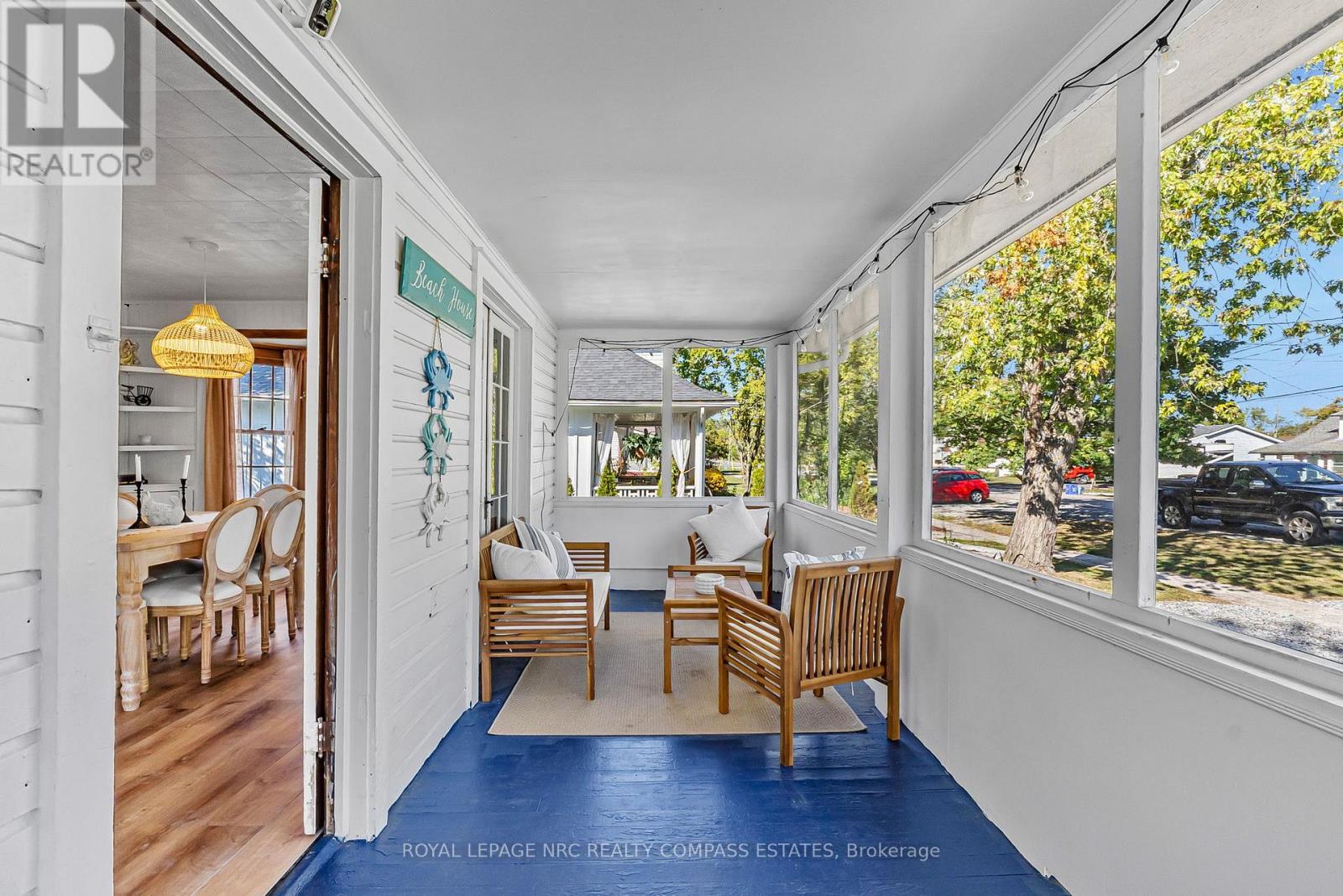 












317 BEACHVIEW AVENUE

,
Fort Erie (Crescent Park),




Ontario
L2A4L8

