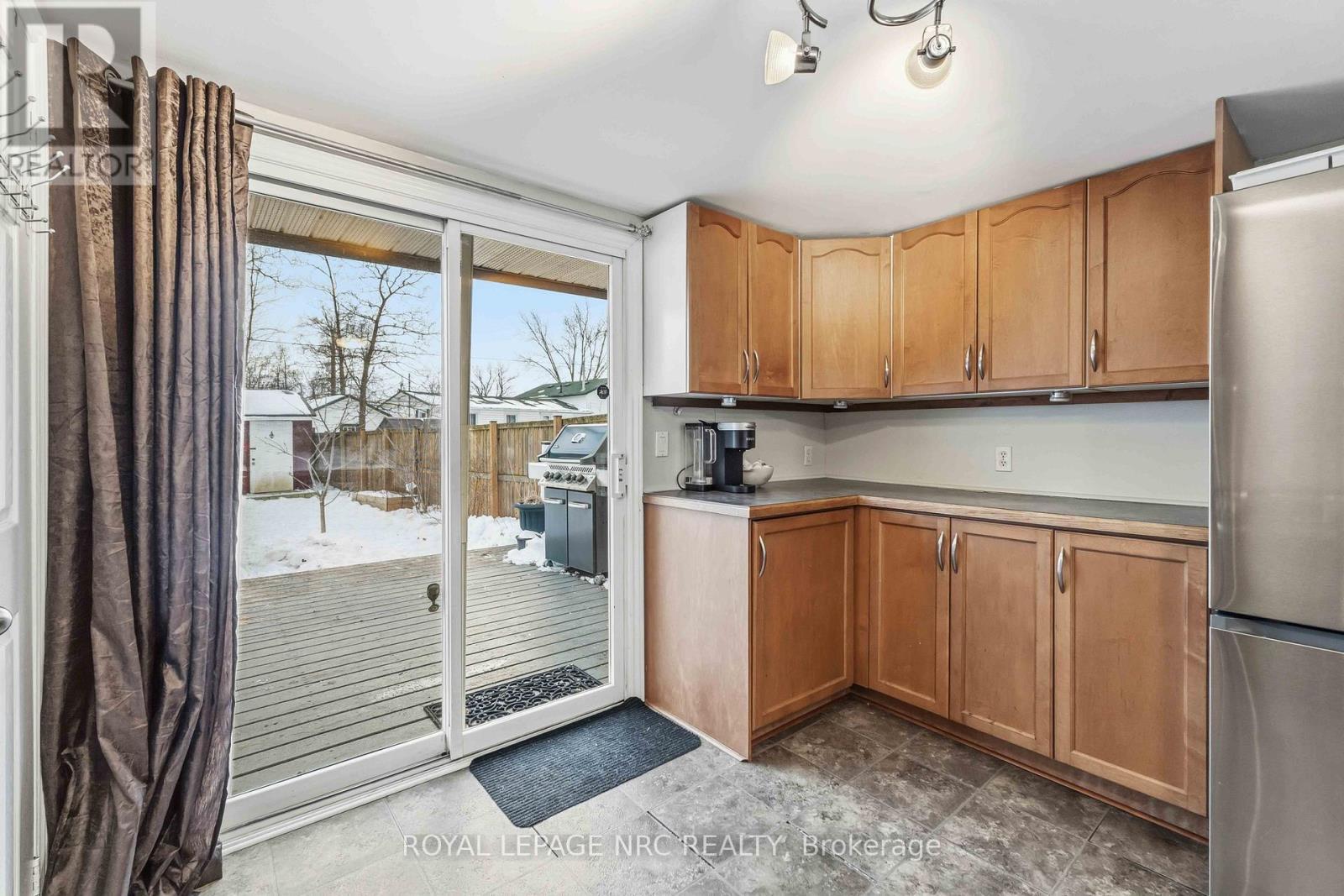 












3093 HYMAN AVENUE

,
Fort Erie (Ridgeway),




Ontario
L0S1N0

