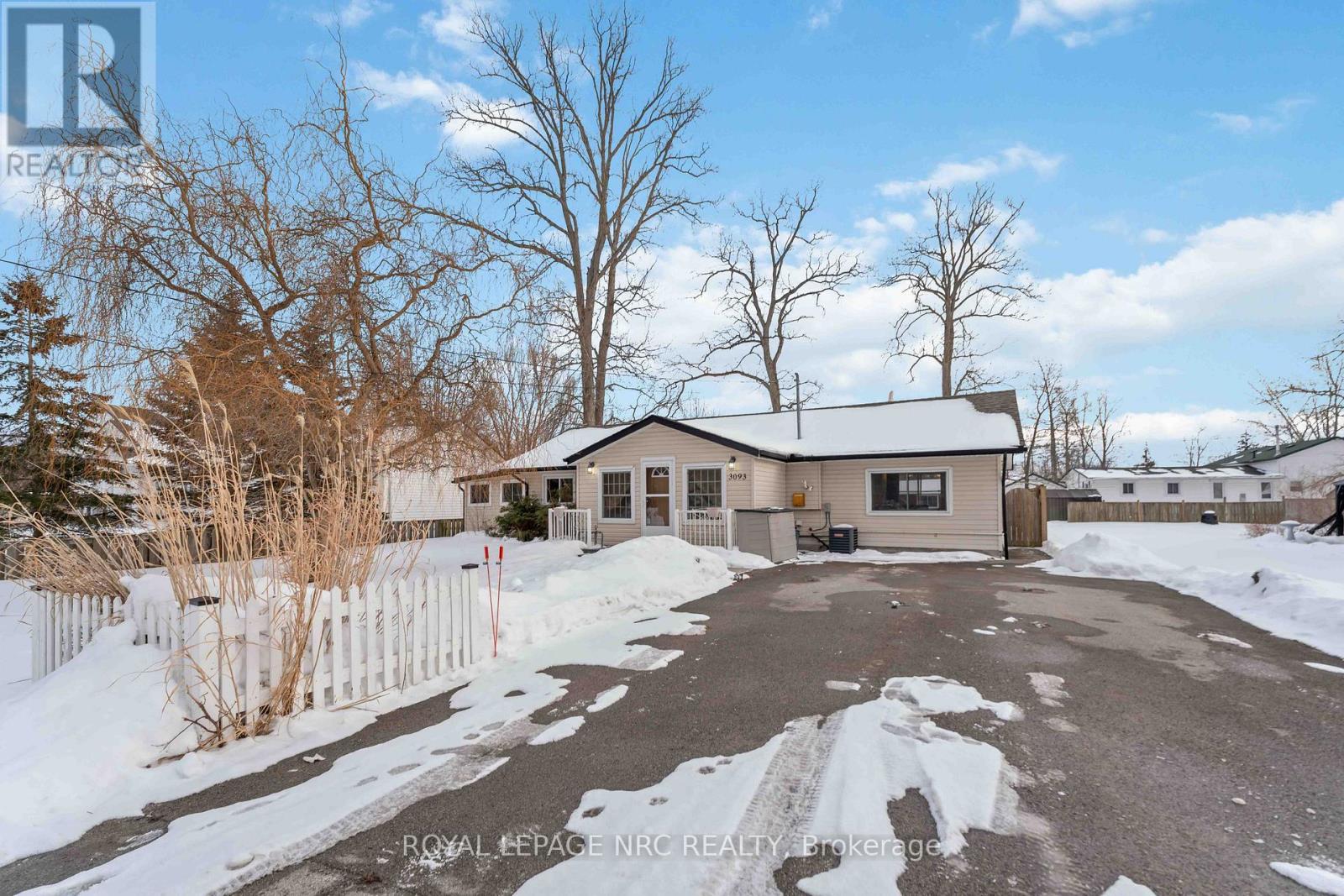 












3093 HYMAN AVENUE

,
Fort Erie (Ridgeway),




Ontario
L0S1N0

