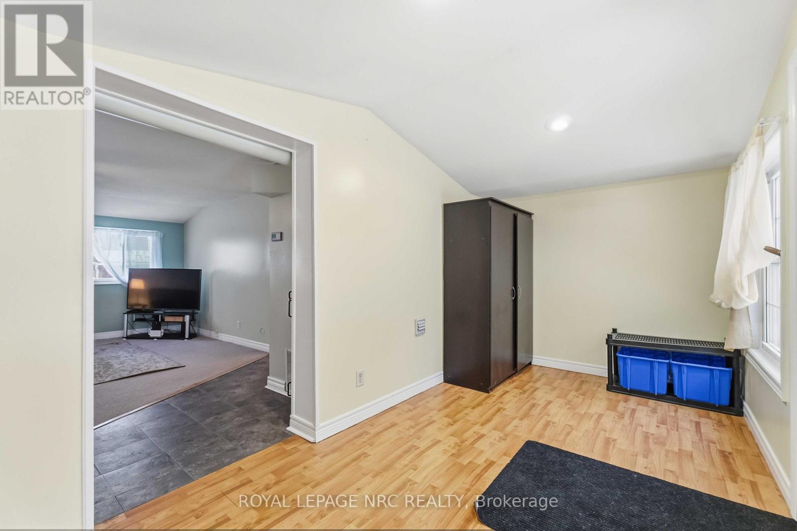 












3093 HYMAN AVENUE

,
Fort Erie (Ridgeway),




Ontario
L0S1N0

