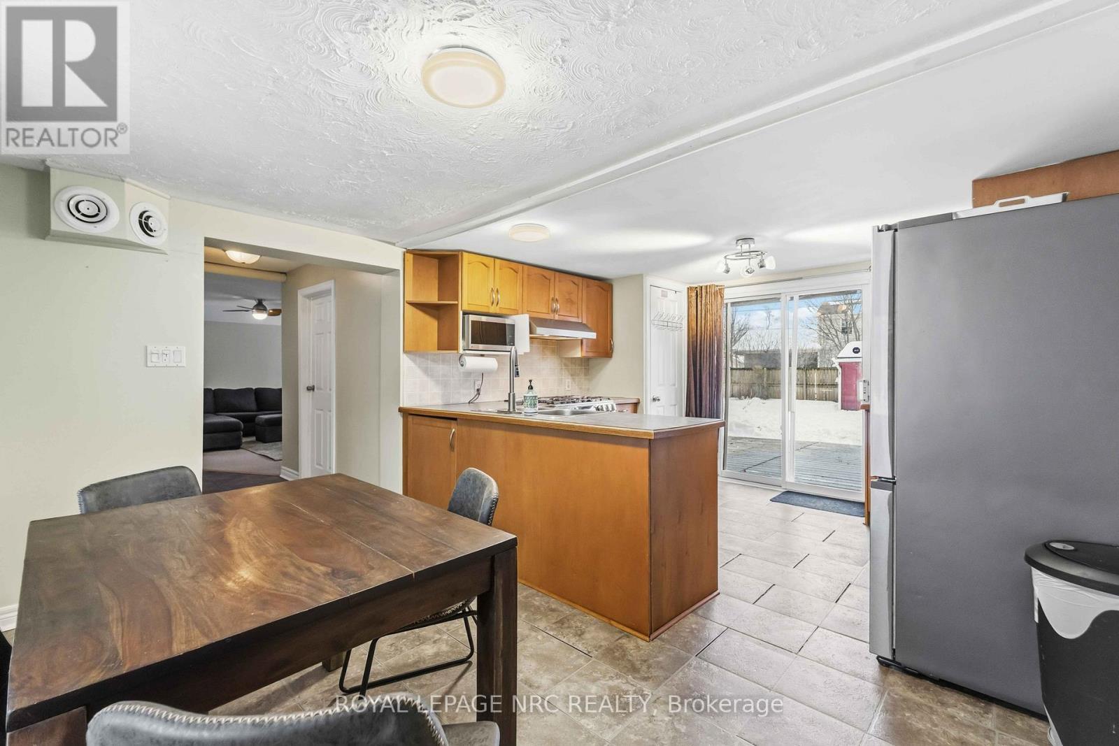 












3093 HYMAN AVENUE

,
Fort Erie (Ridgeway),




Ontario
L0S1N0

