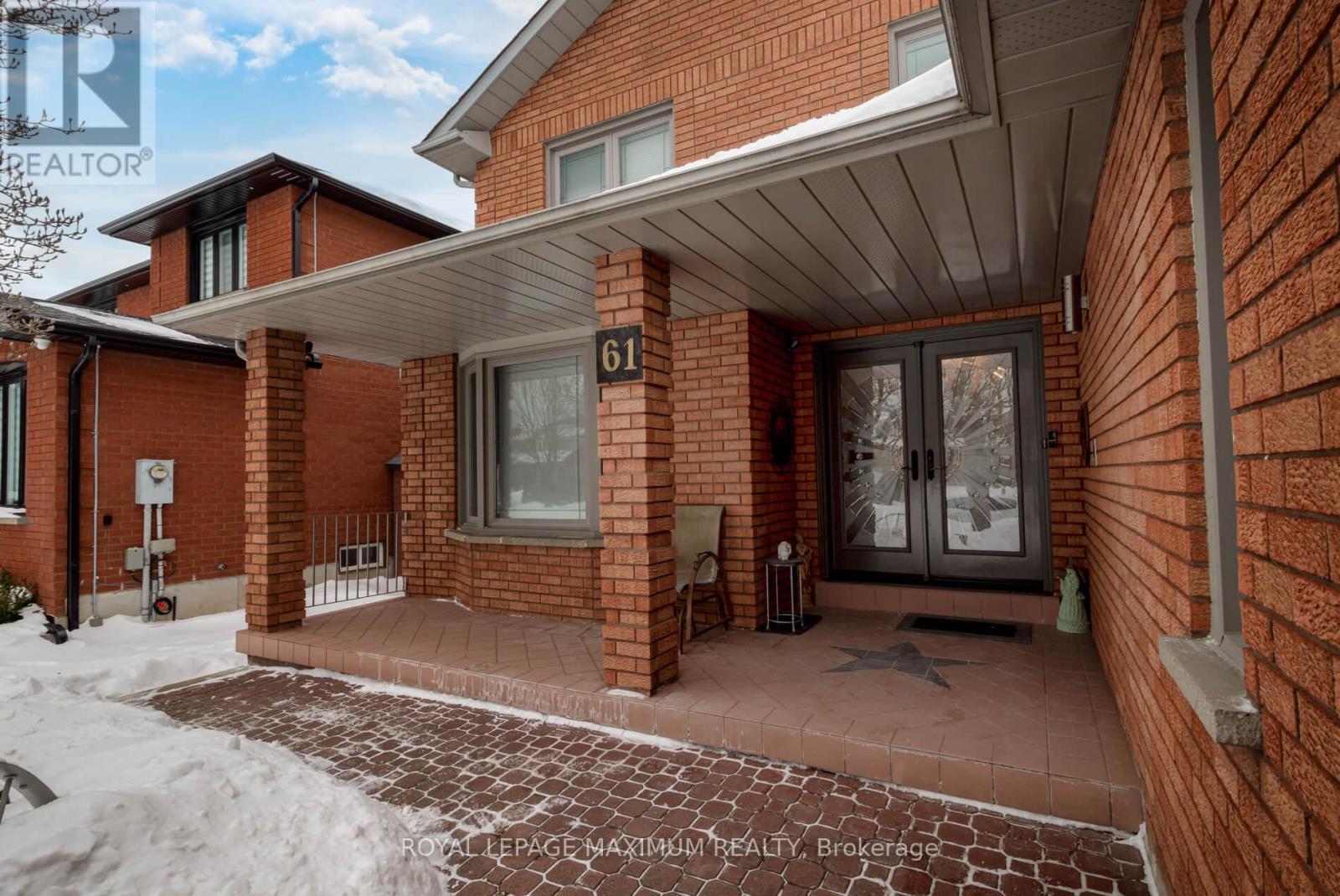 












61 GAS LIGHT CRESCENT

,
Vaughan,




Ontario
L4L8E8

