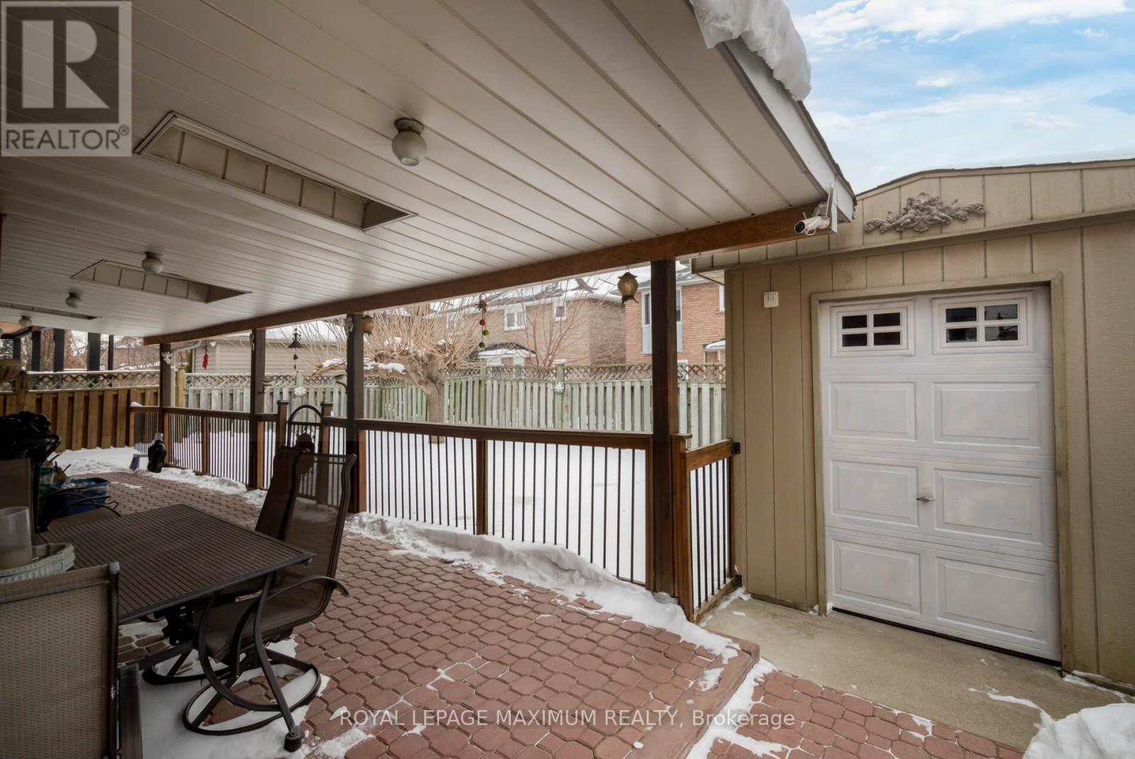 












61 GAS LIGHT CRESCENT

,
Vaughan,




Ontario
L4L8E8

