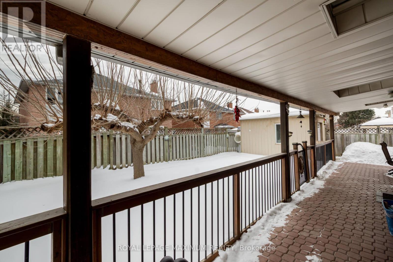 












61 GAS LIGHT CRESCENT

,
Vaughan,




Ontario
L4L8E8

