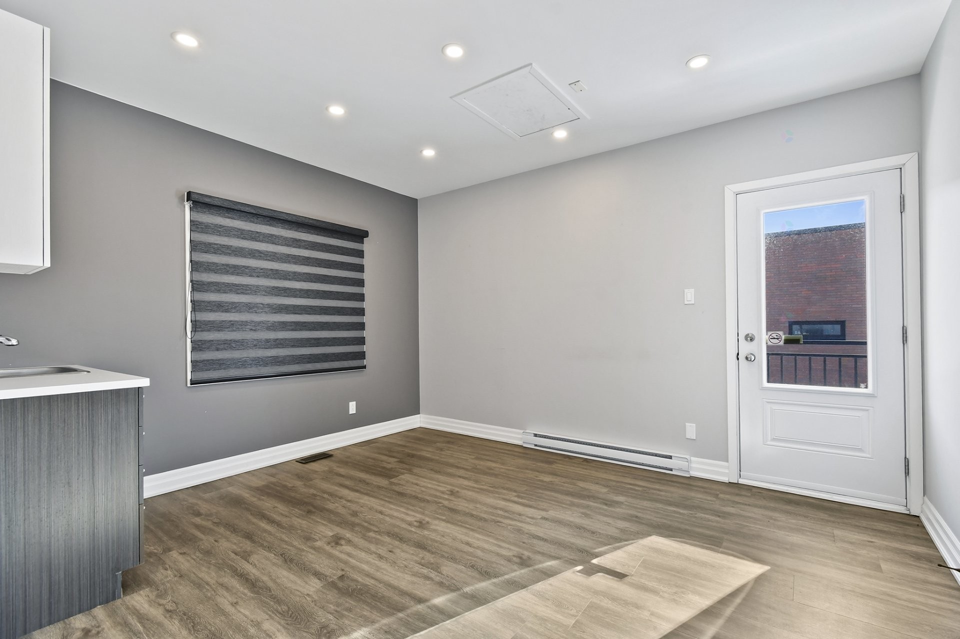 









30


Rue des Menuisiers

, A,
Sainte-Anne-des-Plaines,




QC
J5N2T2

