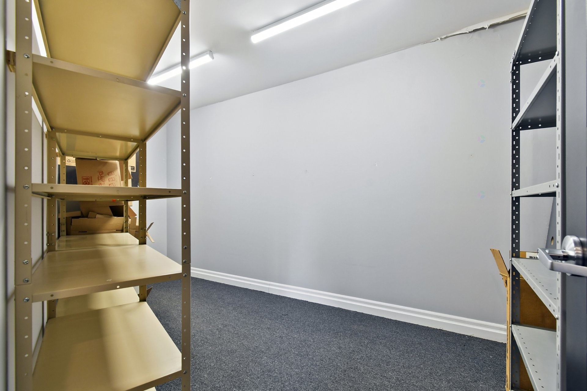 









30


Rue des Menuisiers

, A,
Sainte-Anne-des-Plaines,




QC
J5N2T2

