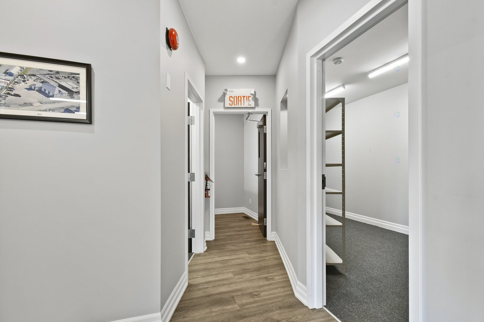 









30


Rue des Menuisiers

, A,
Sainte-Anne-des-Plaines,




QC
J5N2T2

