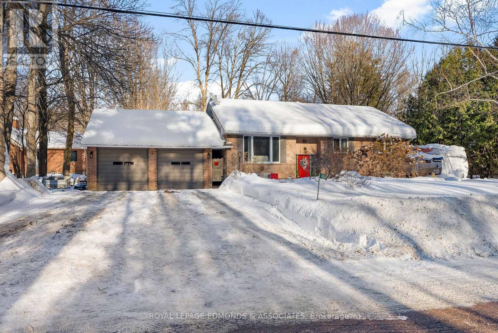 












1486 WILSON ROAD

,
Laurentian Valley,




Ontario
K8A6W4

