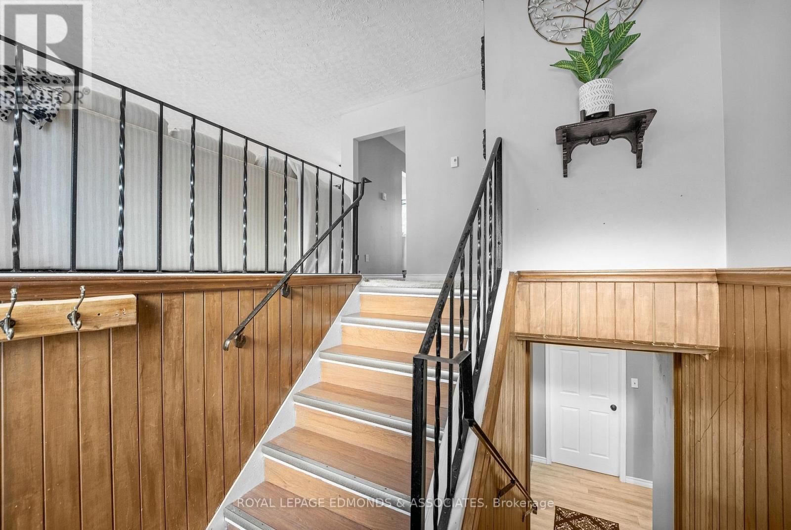 












1486 WILSON ROAD

,
Laurentian Valley,




Ontario
K8A6W4

