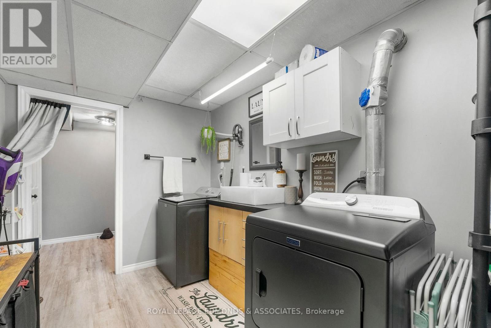 












1486 WILSON ROAD

,
Laurentian Valley,




Ontario
K8A6W4

