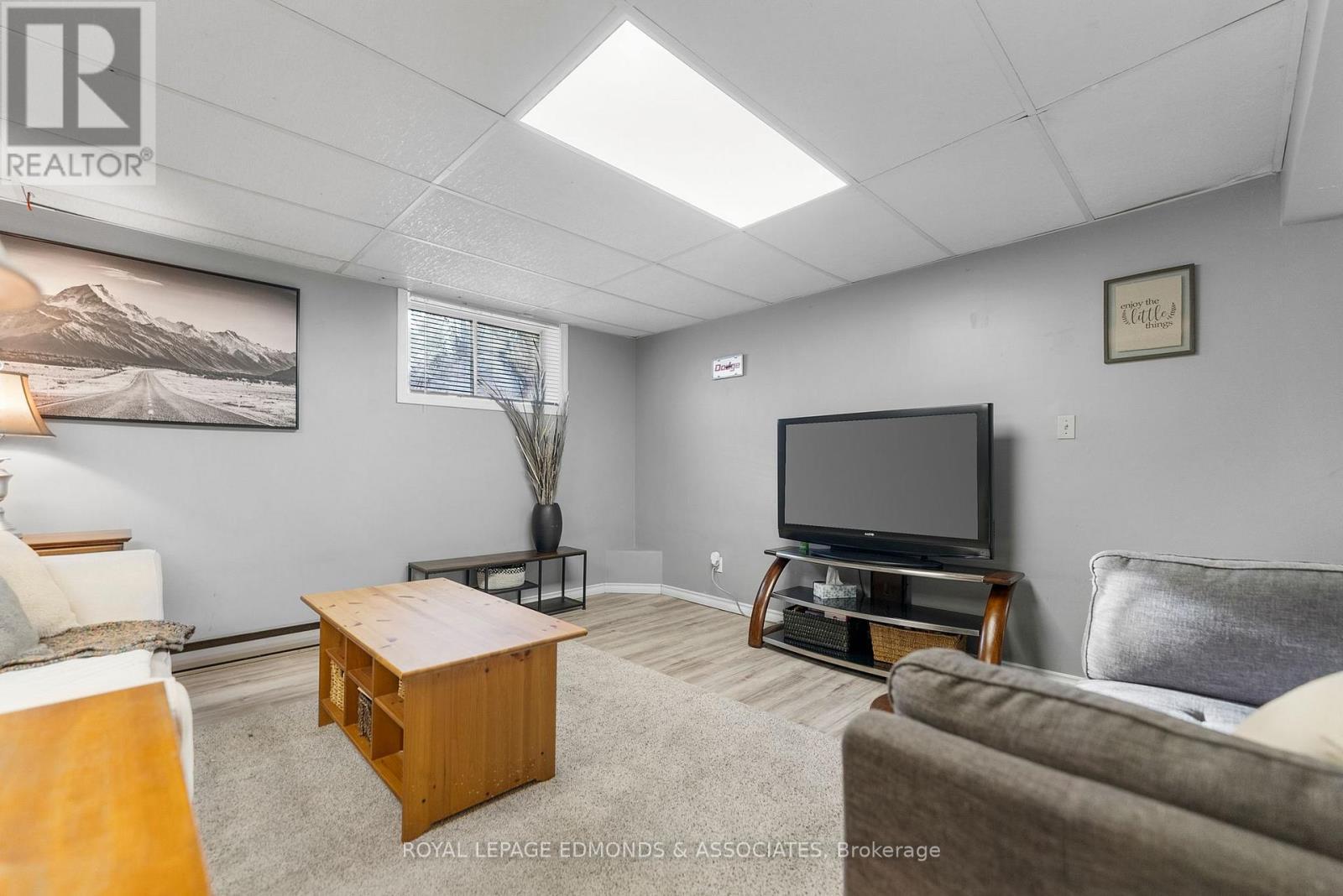 












1486 WILSON ROAD

,
Laurentian Valley,




Ontario
K8A6W4

