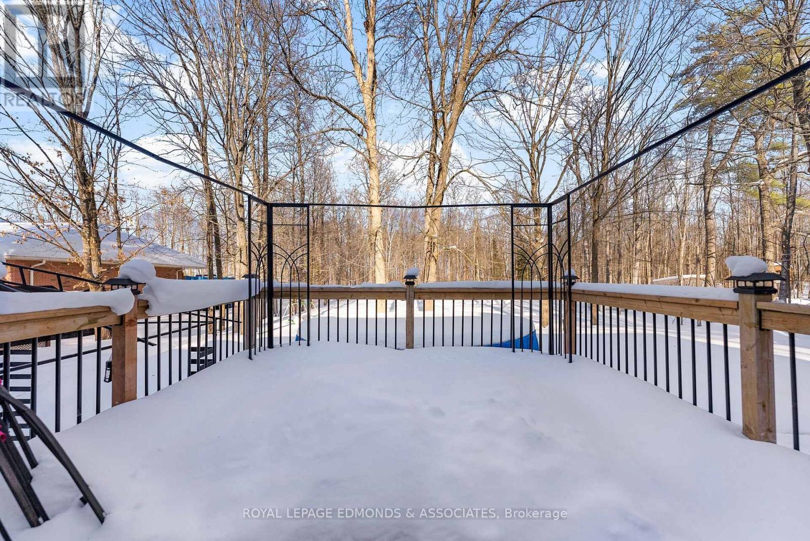 












1486 WILSON ROAD

,
Laurentian Valley,




Ontario
K8A6W4

